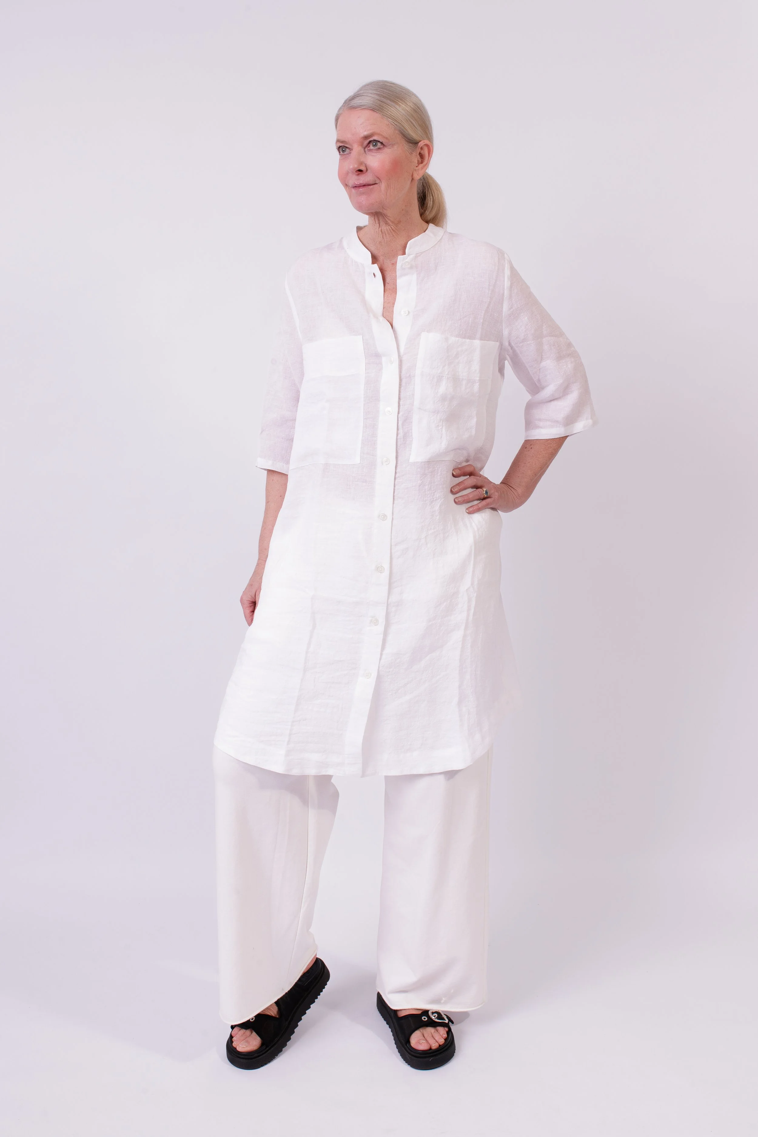 Lässiges Kleid - Longhemd aus gewaschenem Leinen Art. 126K06 WHITE