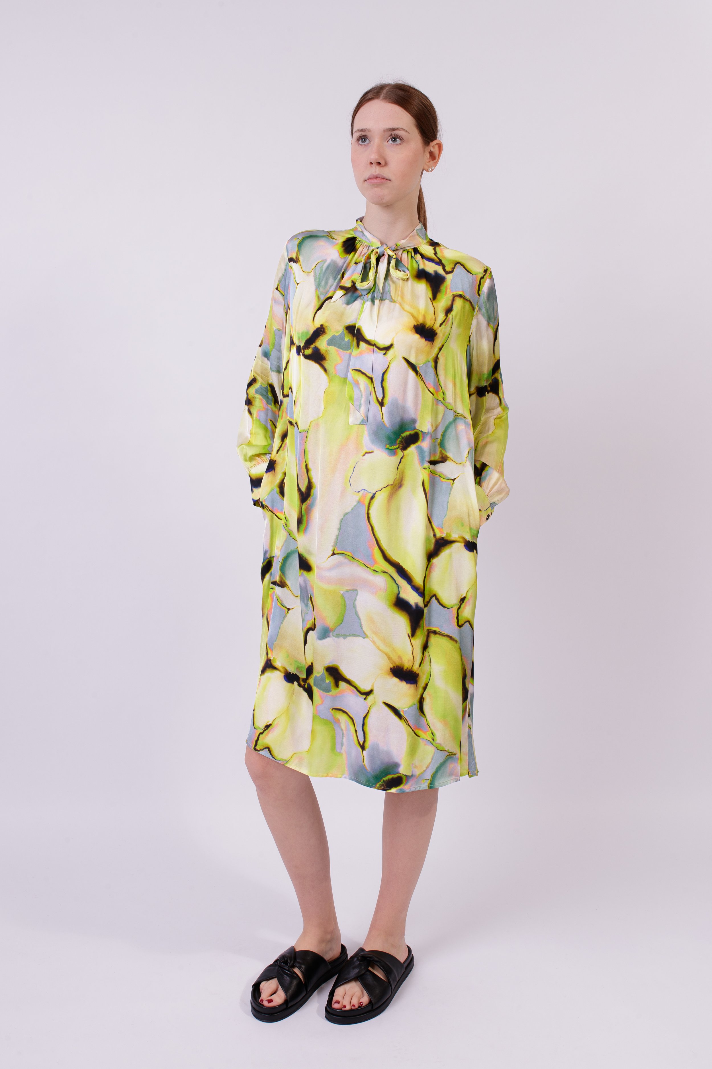 Stylisches Kleid mit Schleife - Flower Print - Art. 124K01