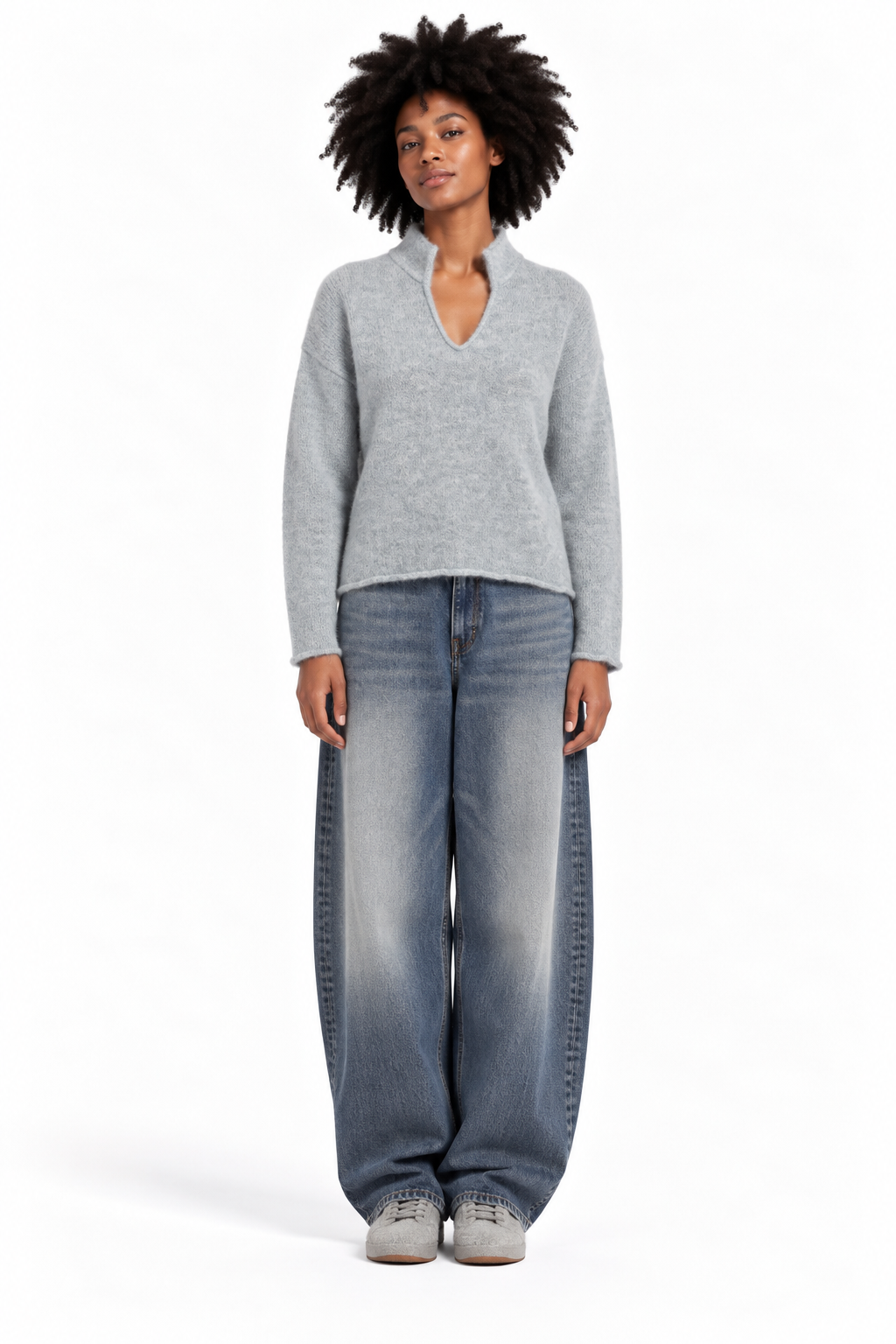 226P23 Schmaler Kuschelpullover mit tollem Ausschnitt in BLEU