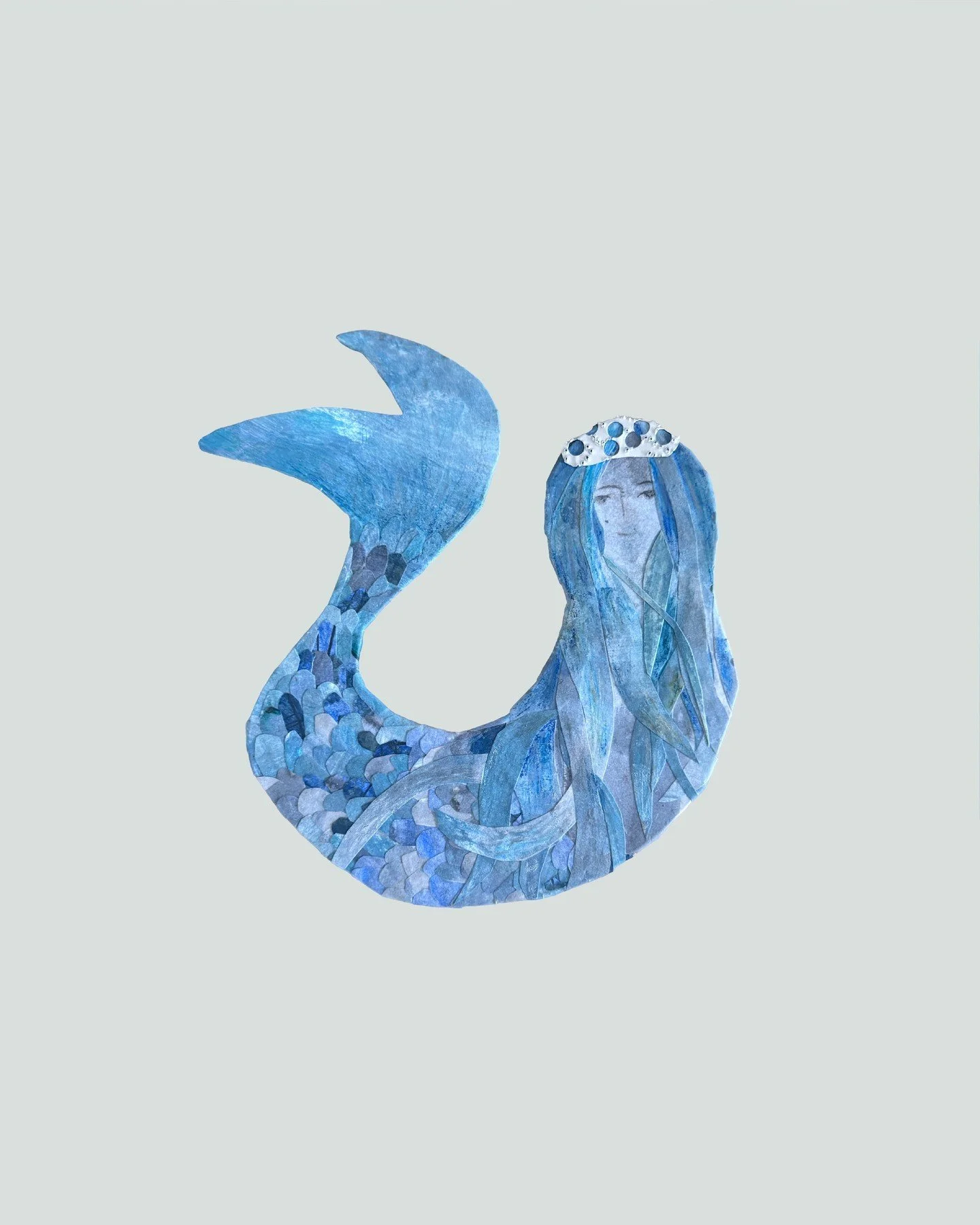 The Crown She Wears
Mixed media collage on board
with aluminium
200x215mm

Heaven + Home Exhibition
@apollo_bay_arts_inc_gallery 
3&ndash;8 April, 10am&ndash;4pm daily

Opening Night Celebration 
Friday 3 April, 4.30&ndash;6.30pm