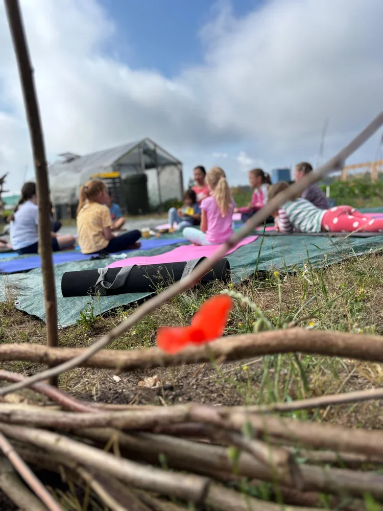Kinderyoga - Abenteuer im Grünen