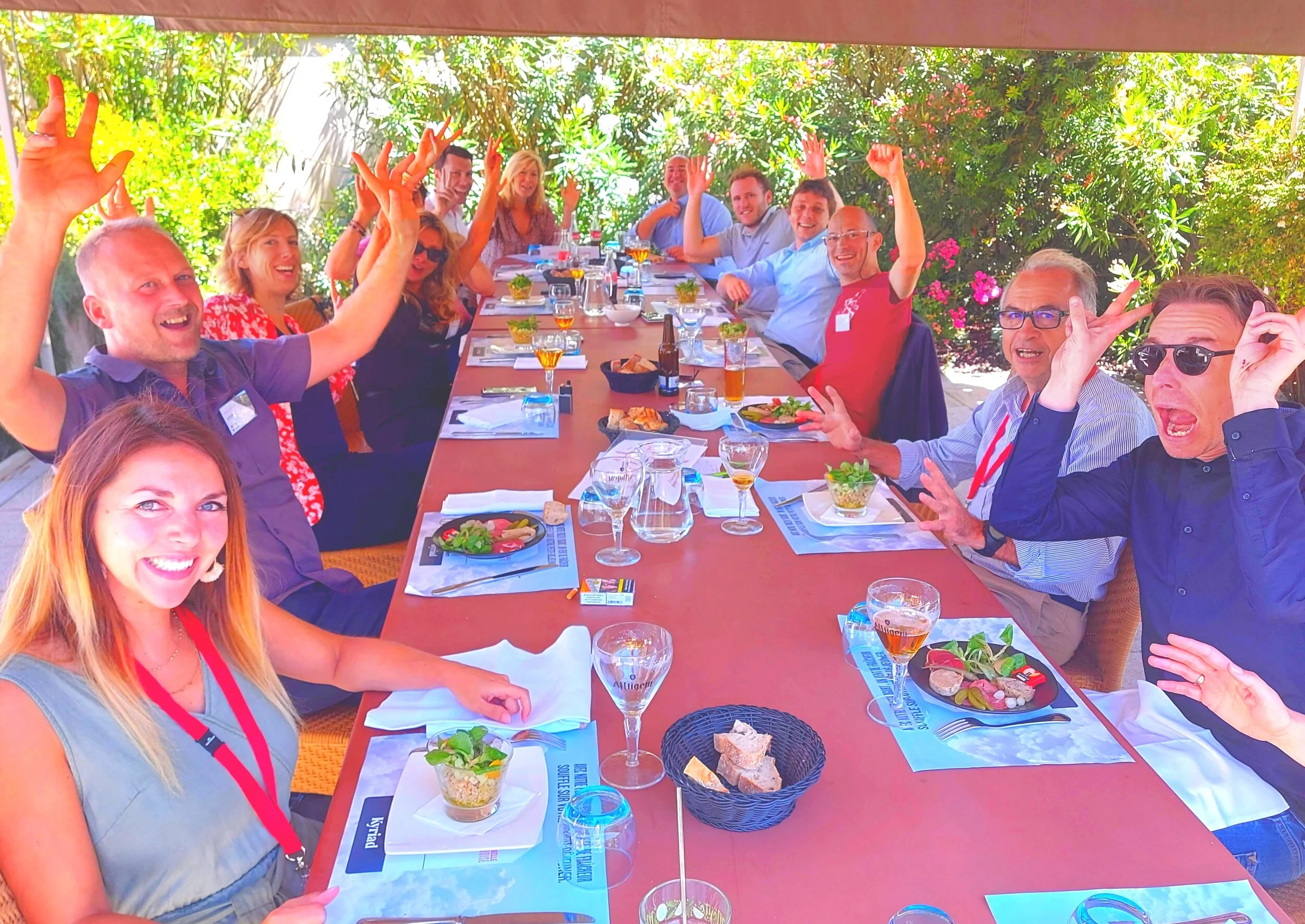 un repas et une réunion