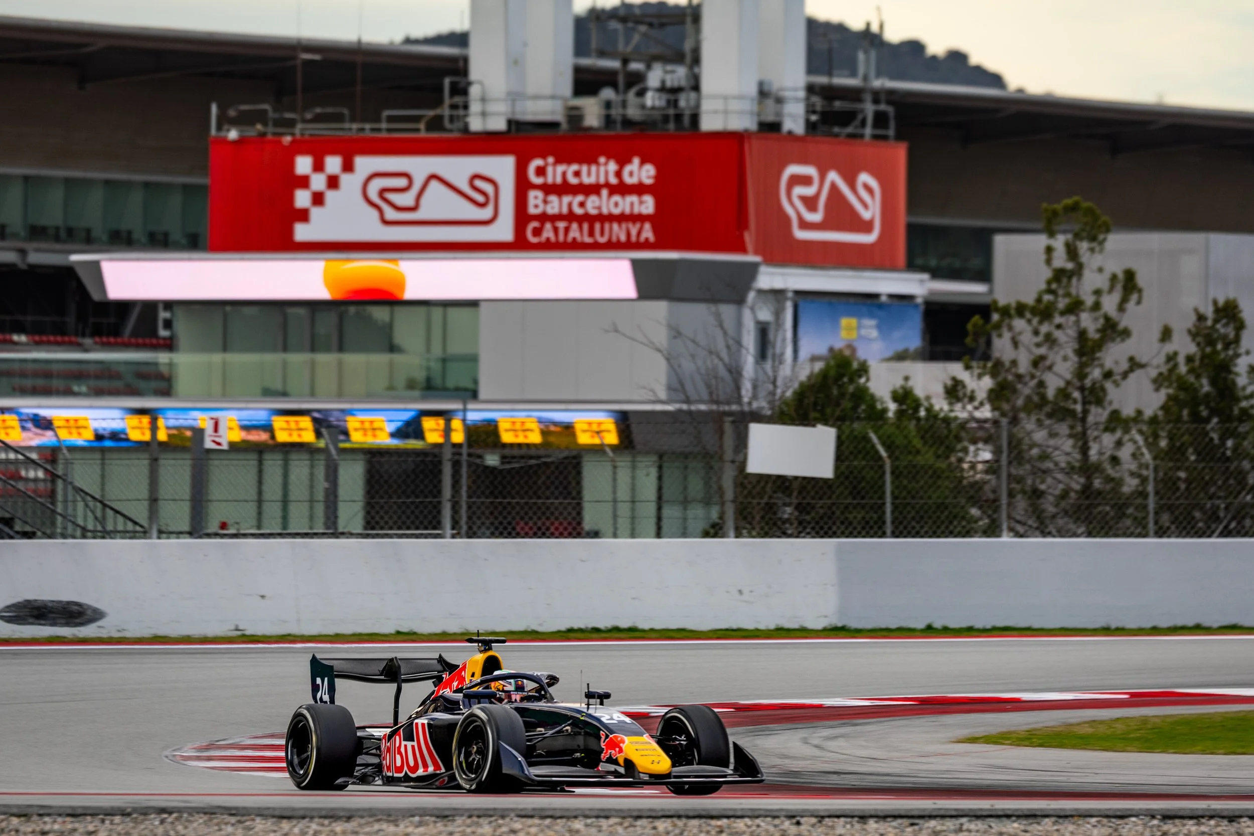 Landmark weekend for Irish Motorsport as Two Rising Prospects Compete on F1 Season Opener