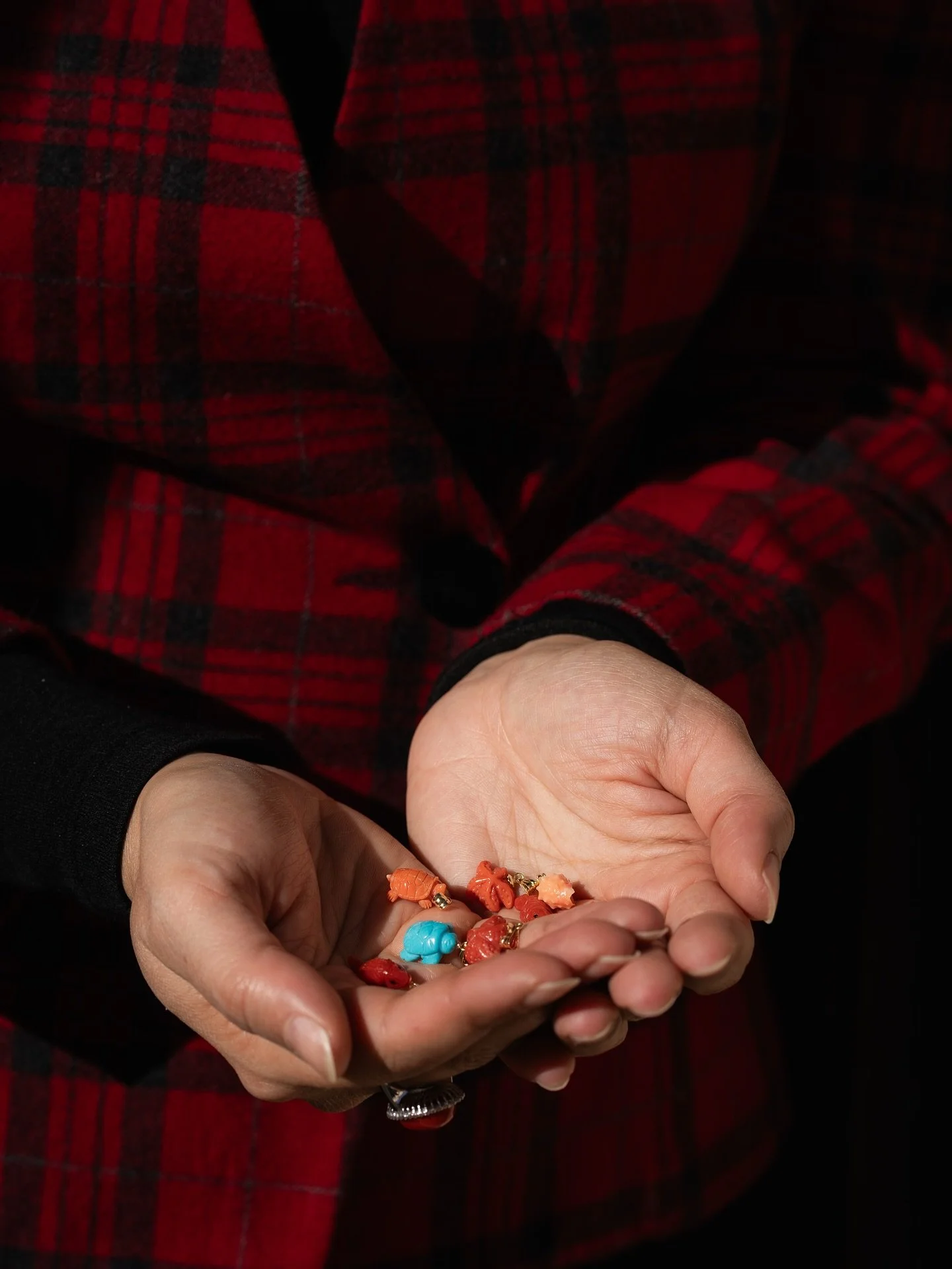 Coralli e turchesi
Da portare al collo o al polso

Scegli i tuoi amuleti favignanesi 
L&rsquo;isola sempre con te

💎 @salvatore_aleo_favignana 
💃 @rosita.manuguerra 
📸 @fulviabernacca

#aleo #aleogioielli #gioiellifavignana #egadigioielli #favigna