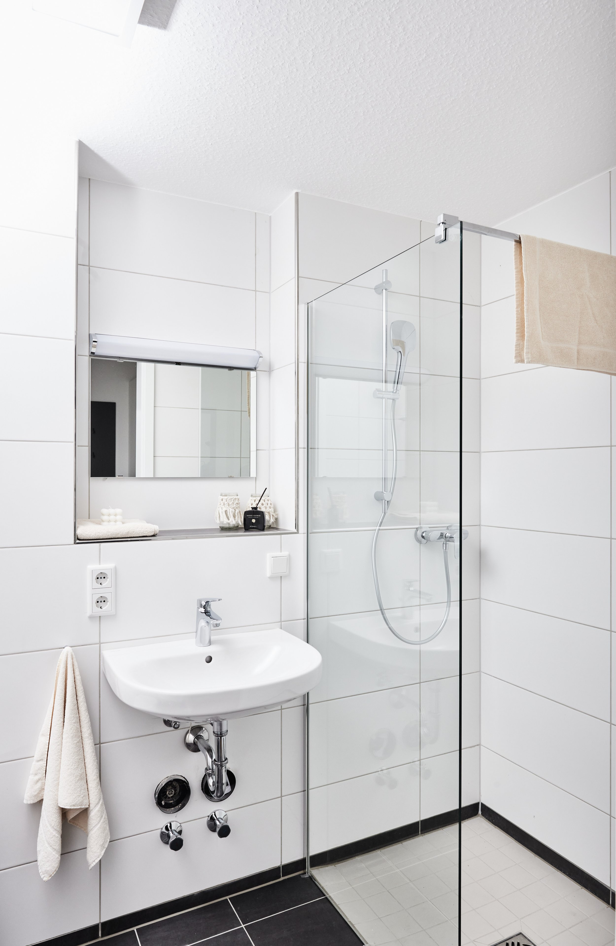 studentenapartment-kassel-duschbad.jpg
