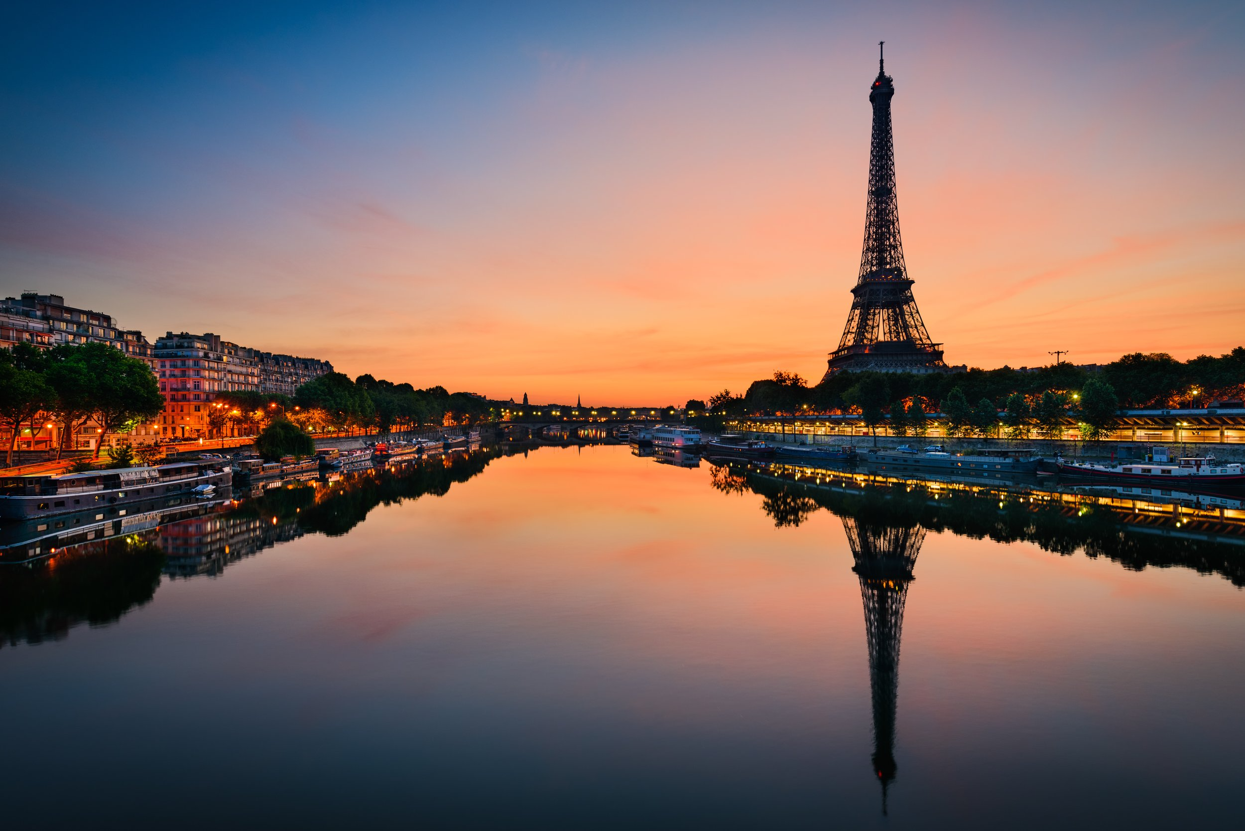 PARIS_AdobeStock_91574799.png