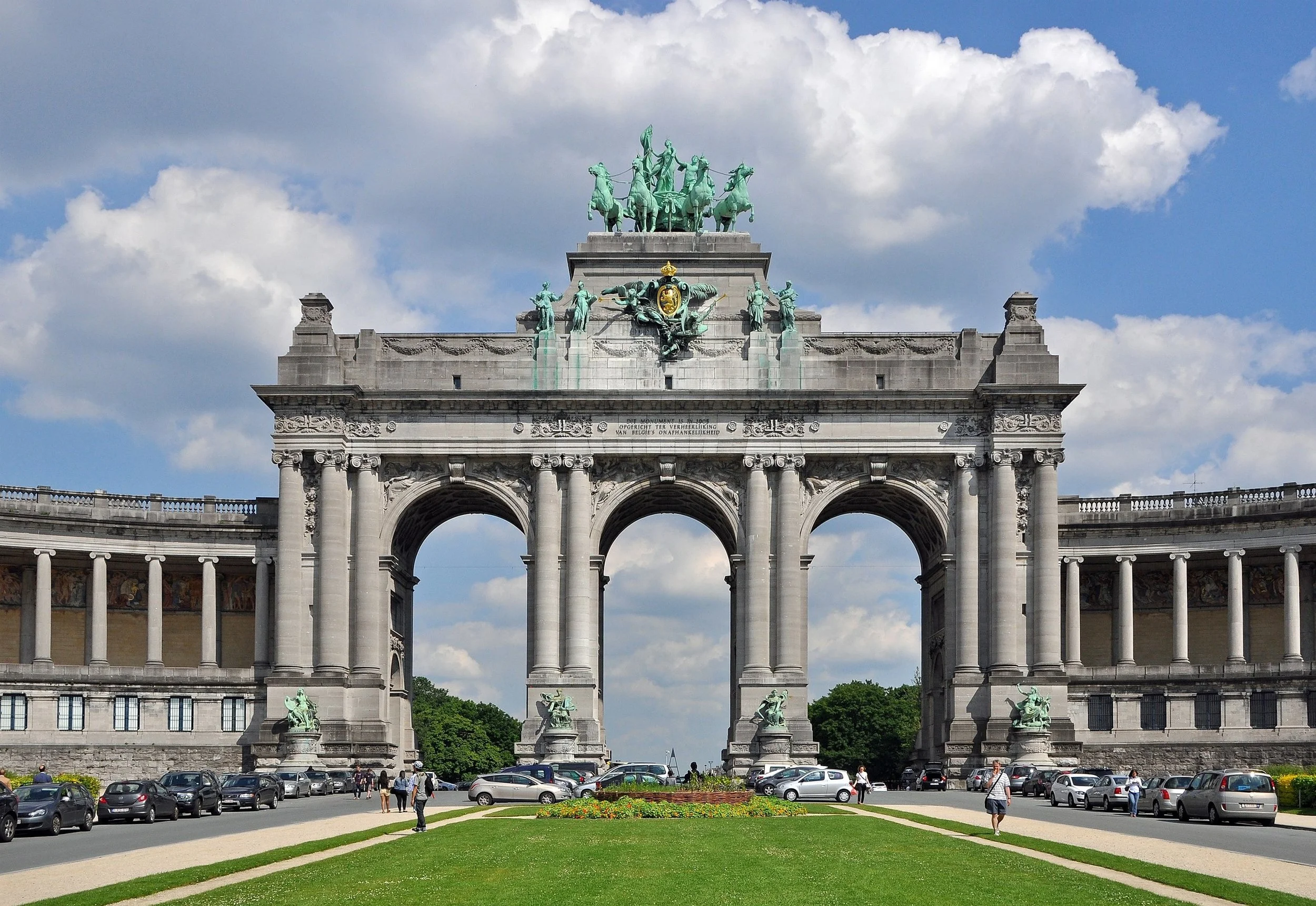 2560px-Brussels_Cinquantenaire_R03.jpeg