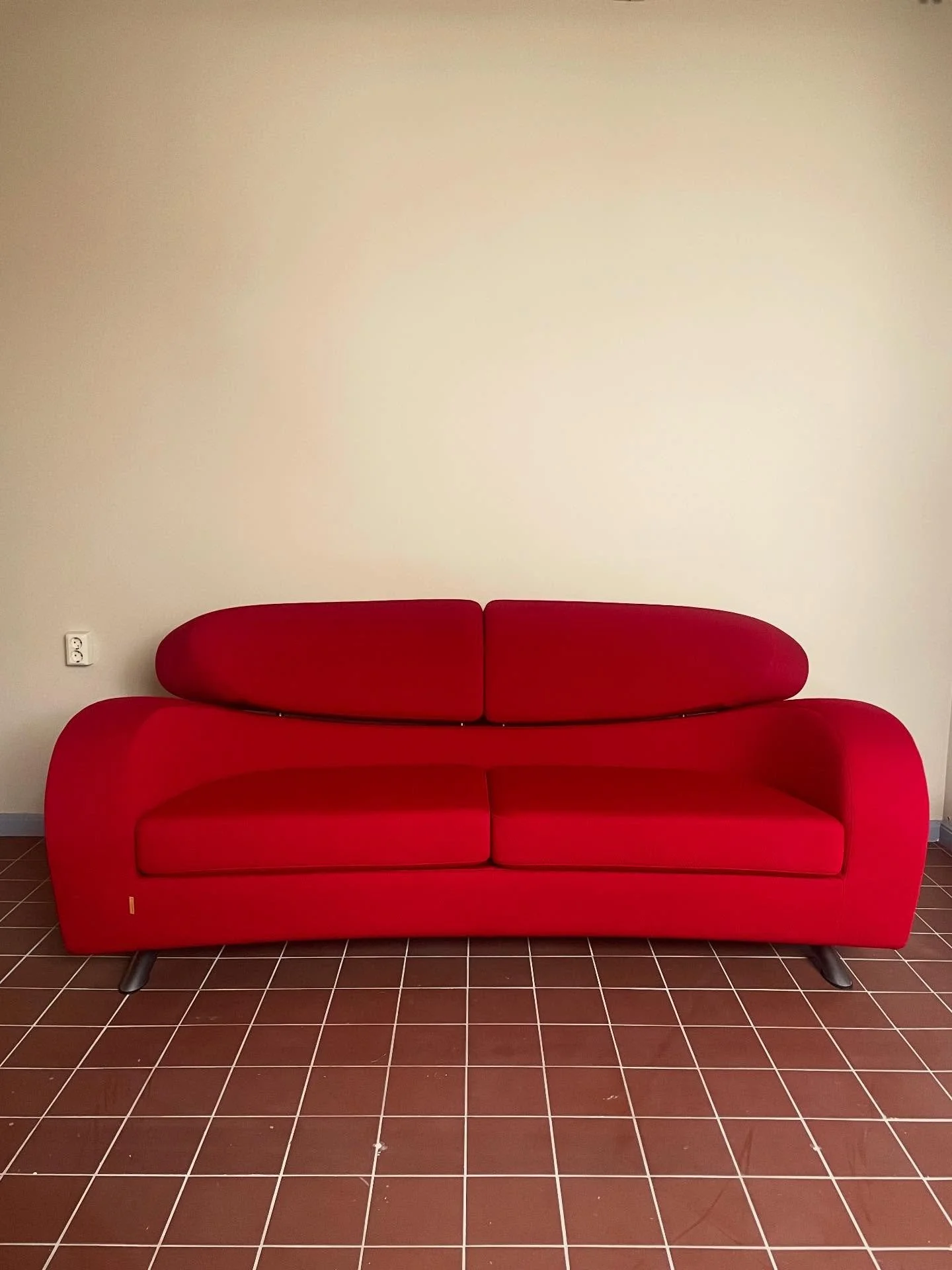 This was fun!🤡 En soffa och tv&aring; f&aring;t&ouml;ljer fr&aring;n Brunstad omkl&auml;dda i Razzle Dazzle fr&aring;n Febrik/Kvadrat. 

Tack tack tack f&ouml;r alla roliga uppdrag ni ger oss❤️ 

#brunstad #brunstadm&oslash;bler #kvadrat #febrik_fab