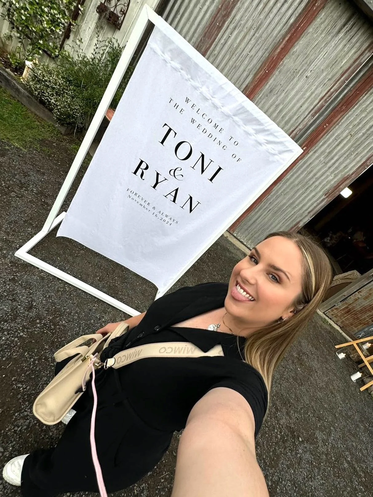 ✨MEET ELLEN – our newest content queen! 📸
She’s not just a creative genius—she’s a globe-trotting, snowboarding, marg-sipping legend. ❄️🍸🌍
After 4 years living in the Aussie outback (yes, really!), Ellen’s brought h