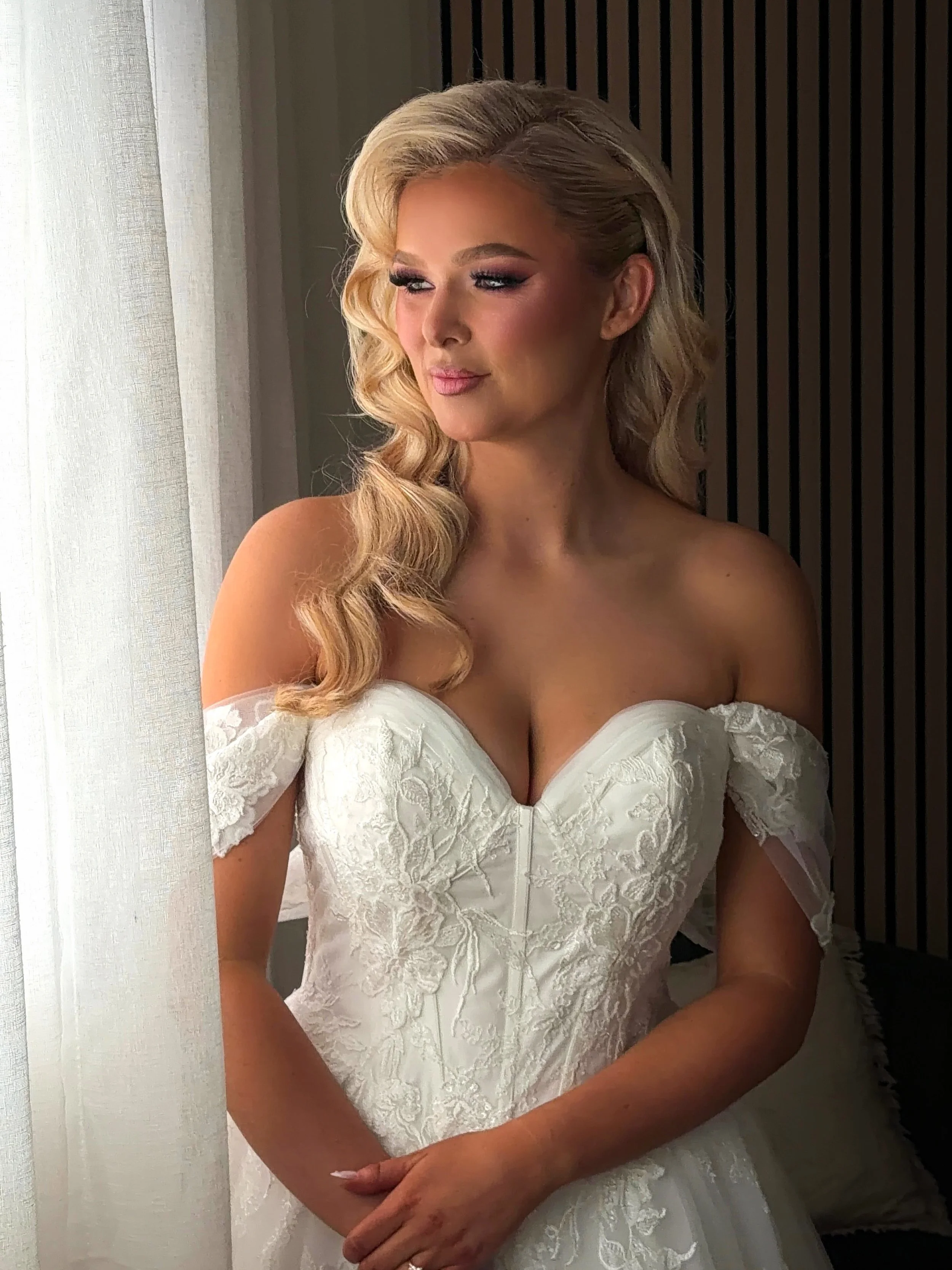 A moment for the Bride, absolutely breathtaking ✨ @ashleigh_hughes.x