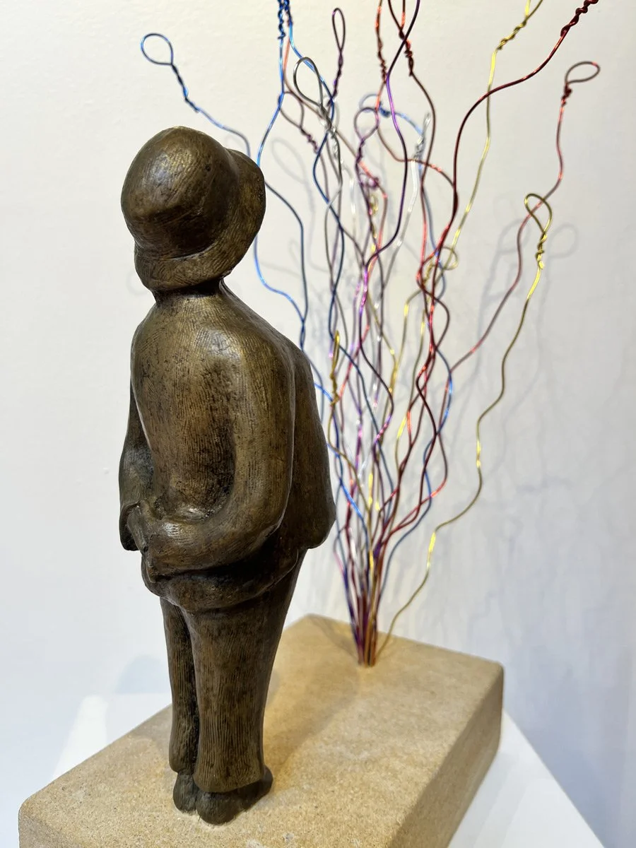 HMM, BUT IS IT ART?

This sculpture reflects the many times we have all stood before an art work and puzzled over its meaning, context and what exactly is art.