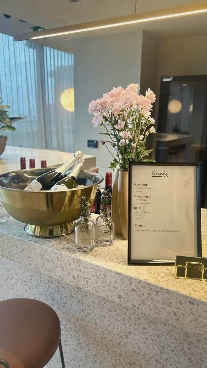 Serving our Bella’s wine bar at a beautiful brand new building in Docklands.
Have you seen the view?
#mobilebar #melbournemobilebar #melbournecorporateevents #melbournecocktails #melbournecatering