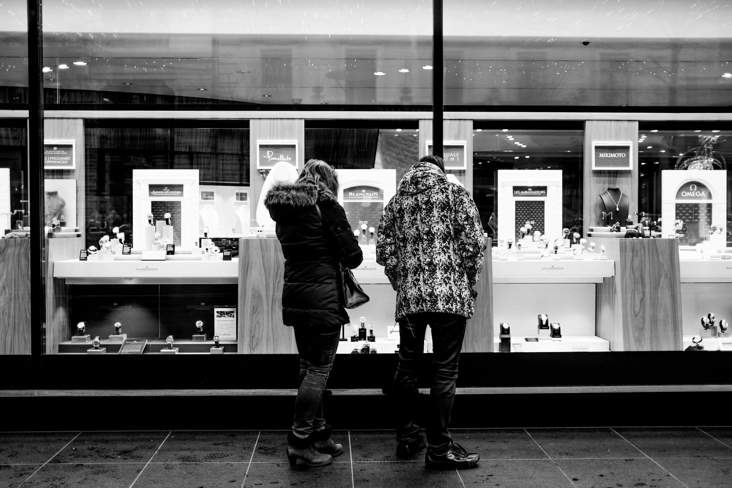 jewelry_claudio-schwarz-9tngfpa9GnI-unsplash.jpg