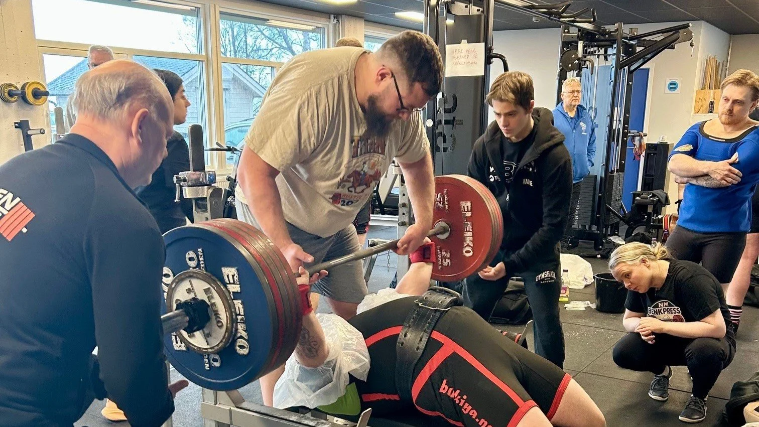 NM i benkpress på hjemmebane for Fræna Atletklubb