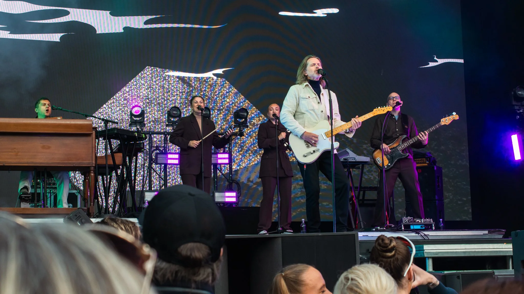 Raumarock lørdag: Rutine, råskap og allsang