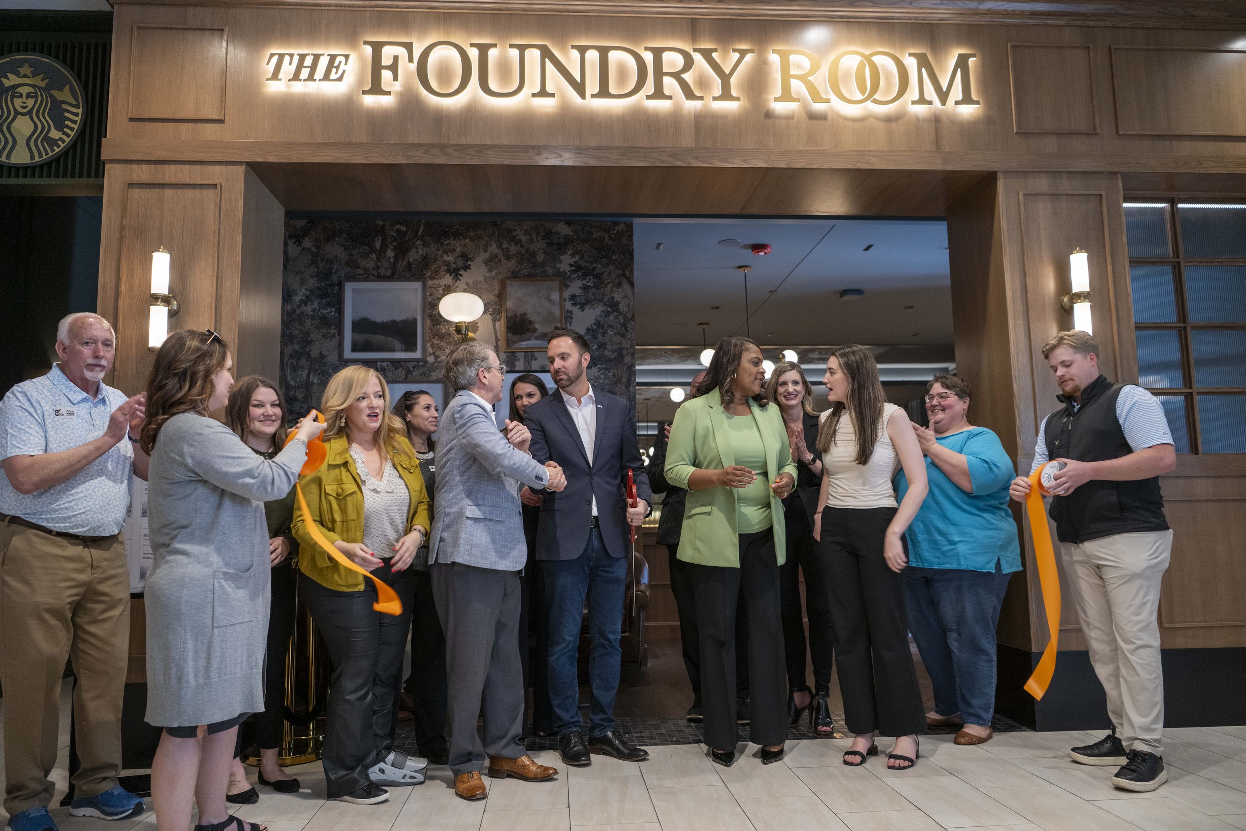 Foundry_Room_Double_Tree_Grand_opening_33.jpg