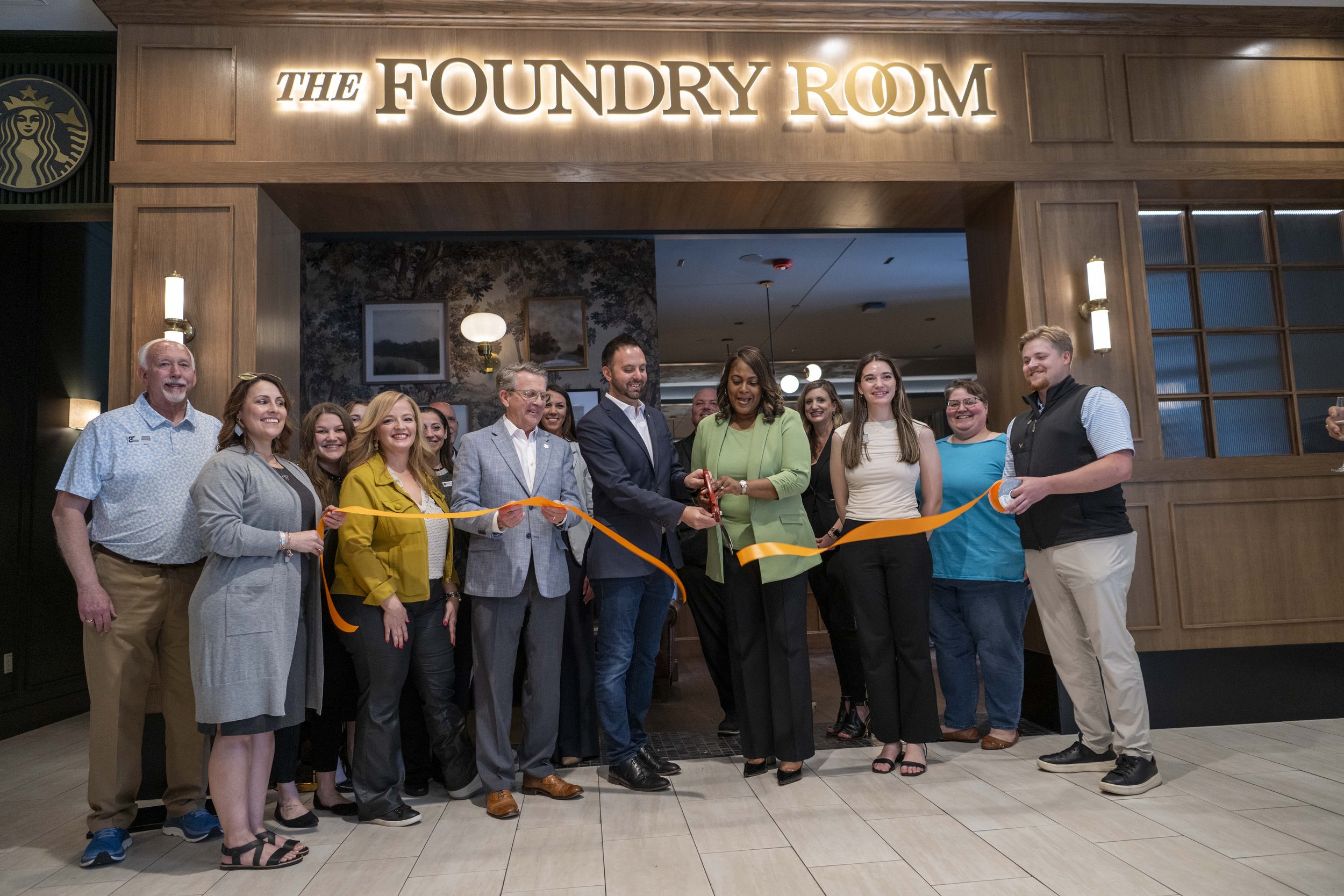 Foundry_Room_Double_Tree_Grand_opening_30.jpg