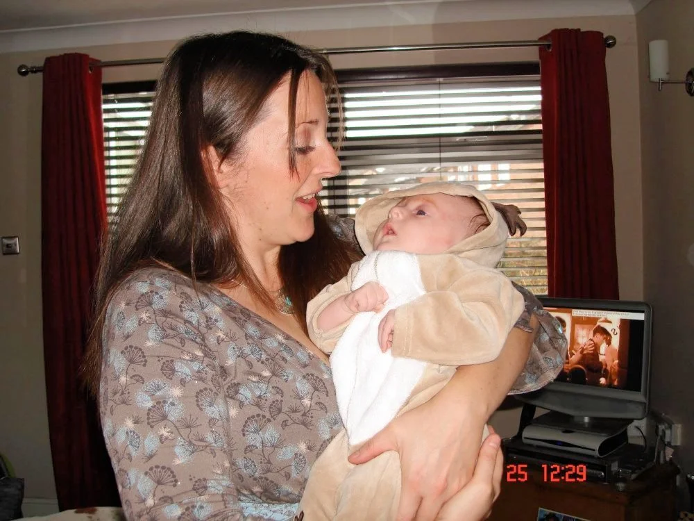 Jemma The Hypnobirthing Doula with her own baby at 6 weeks old