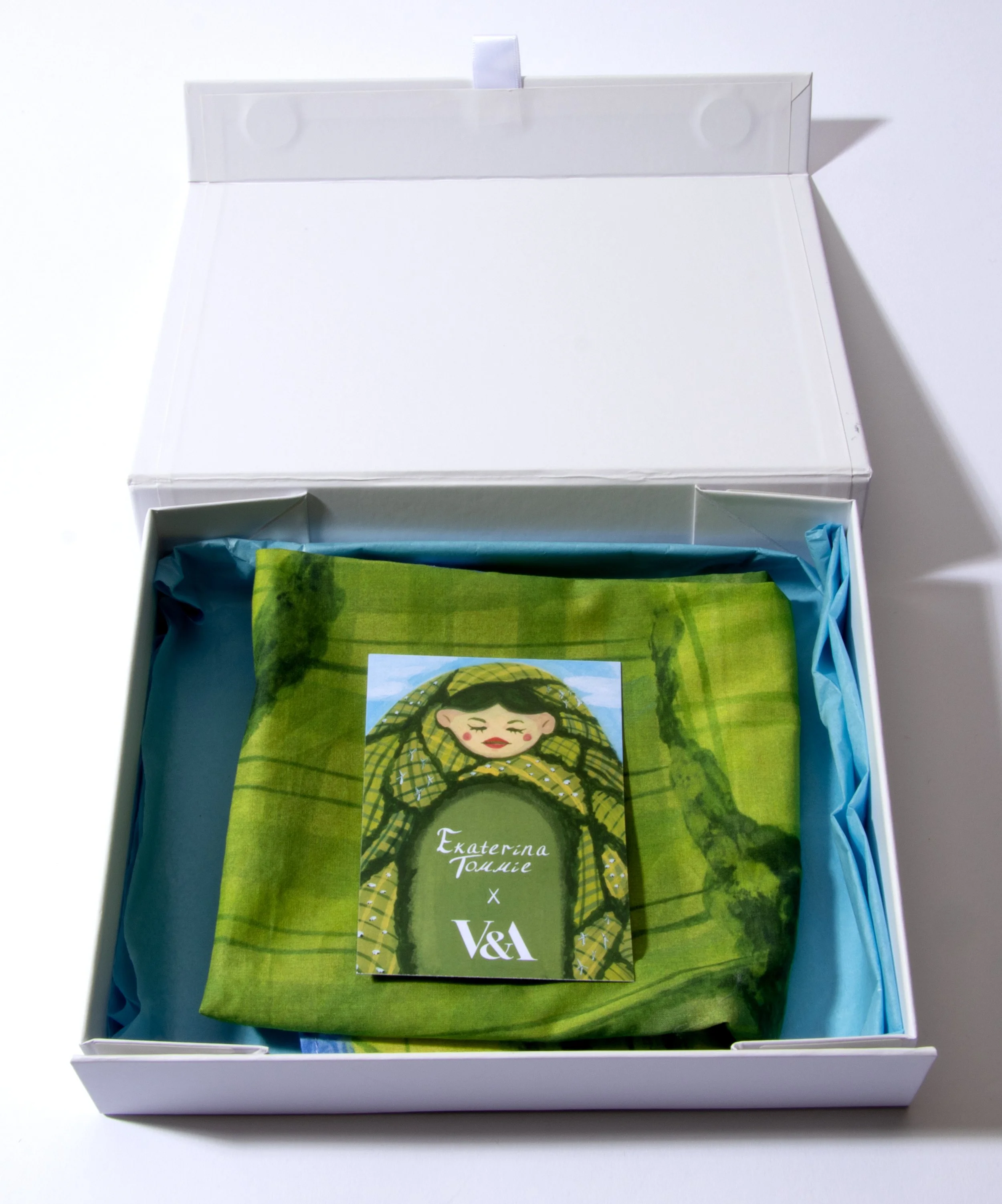Ekaterina Tommie - V&A Final - Scarf Packaging 2.jpg