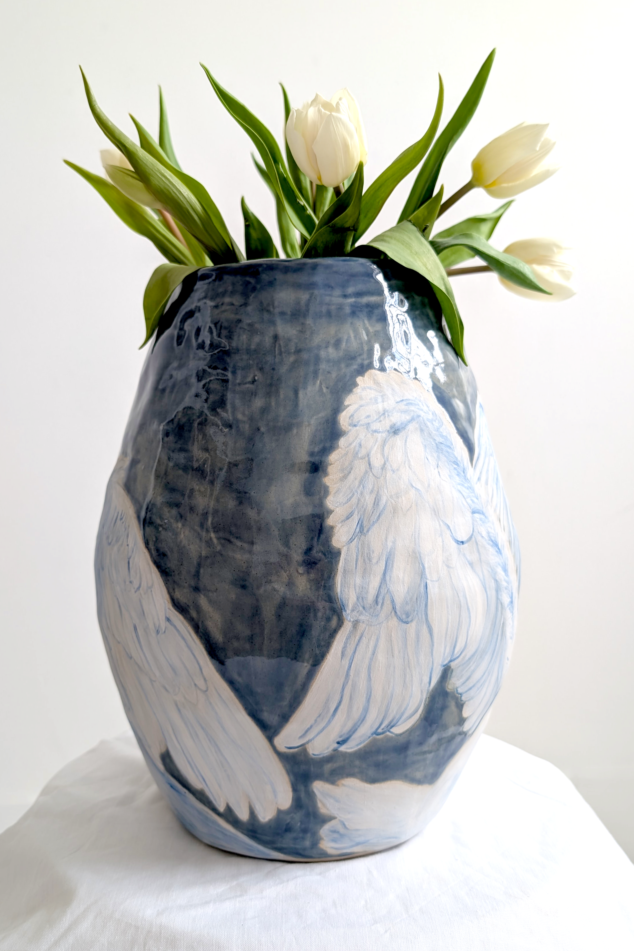 swan vase flowers 3 edited.png