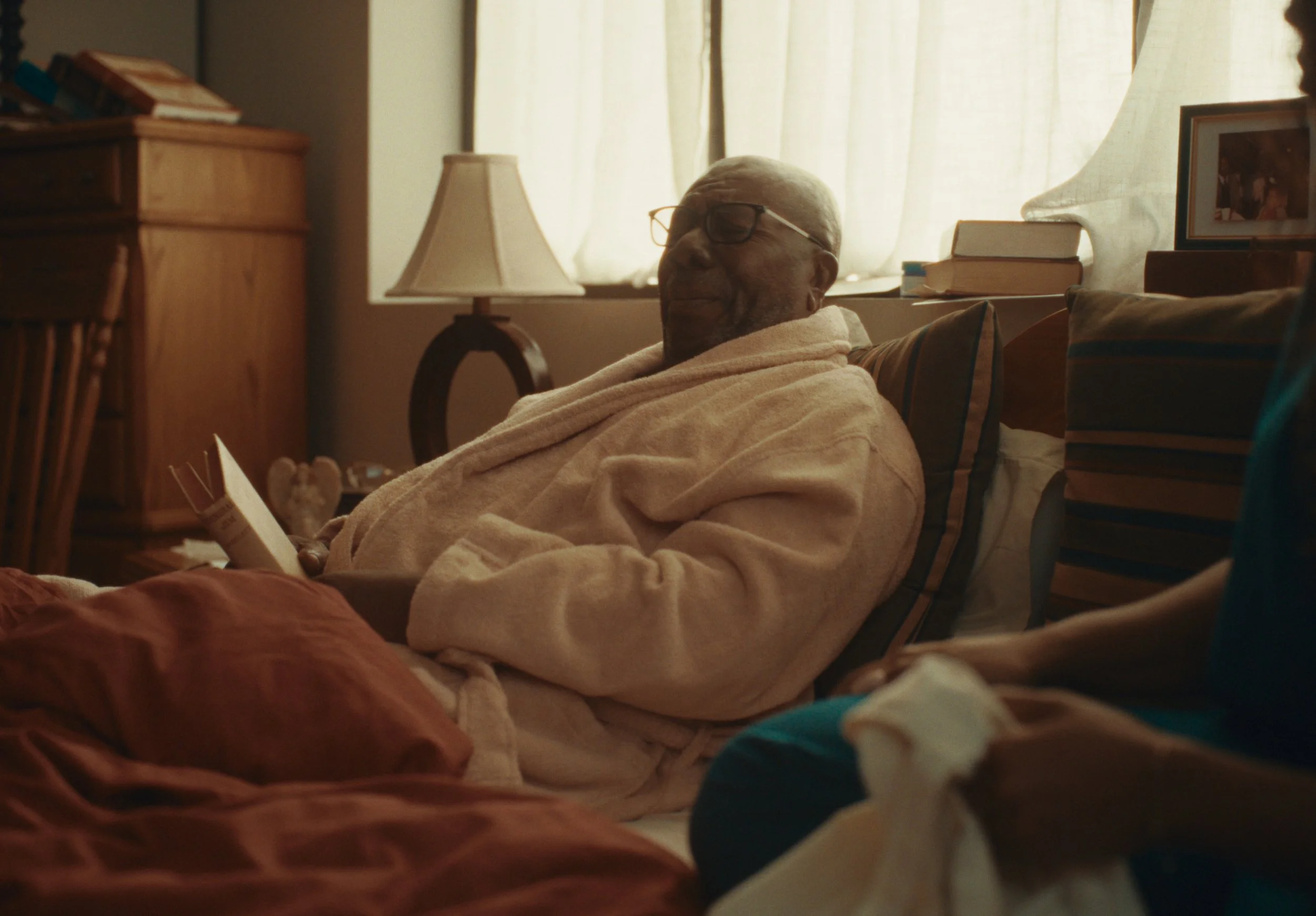 Oliver Samuel is on the set of Sugar Dumpling. 