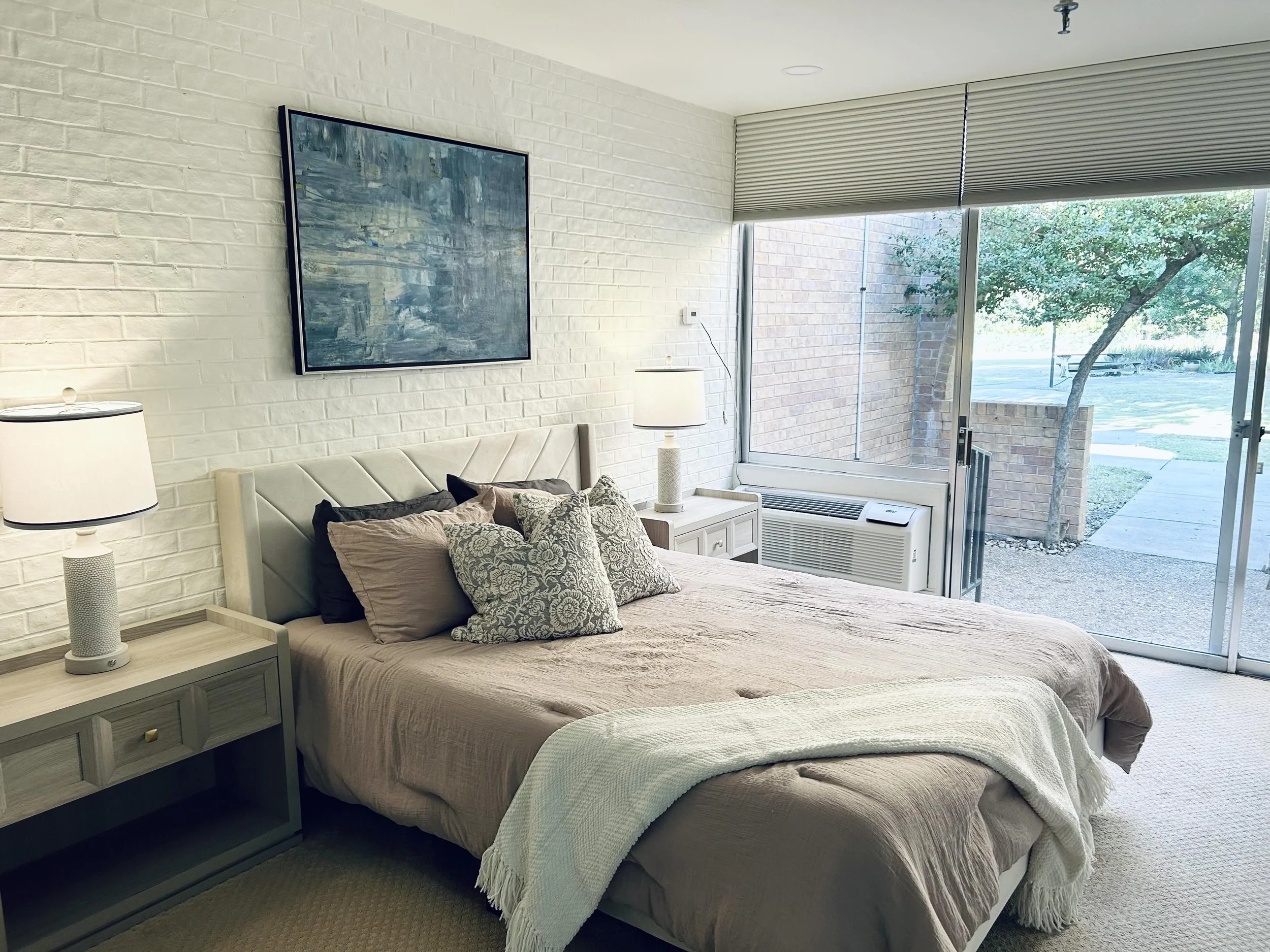 The Leaves Guest Room 29.jpg