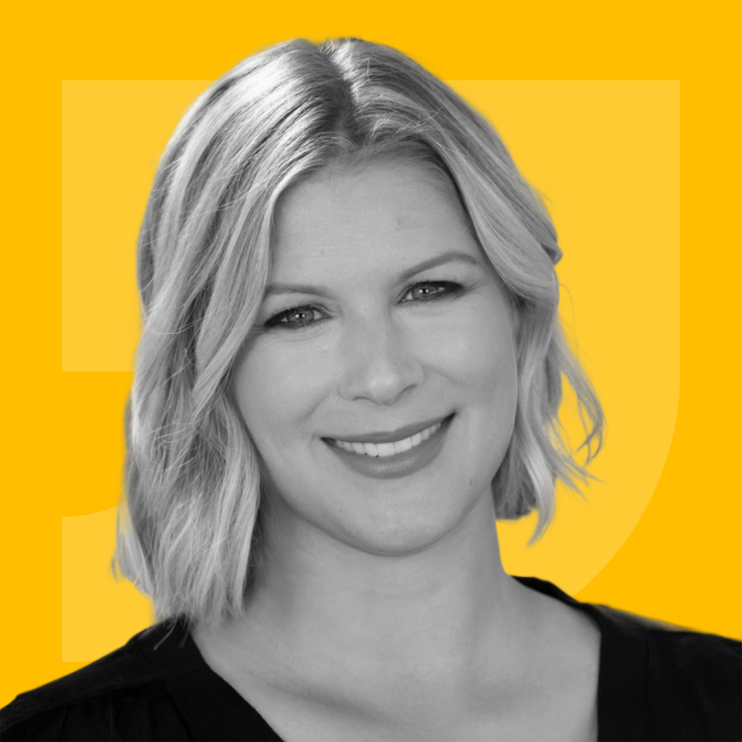 Lisa Sharapata headshot