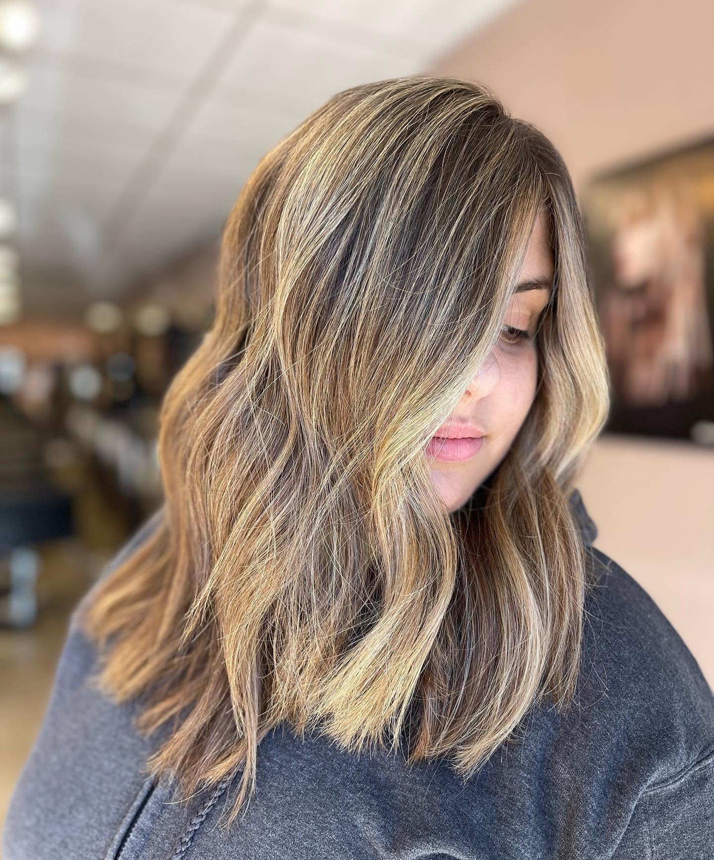 This soft balayage is giving warm weather vibes 🌞

Spring is on the way and summer won&rsquo;t be long after! If you&rsquo;re someone who goes lighter during the warm weather months, now is the time to book that appointment and start the process 💛
