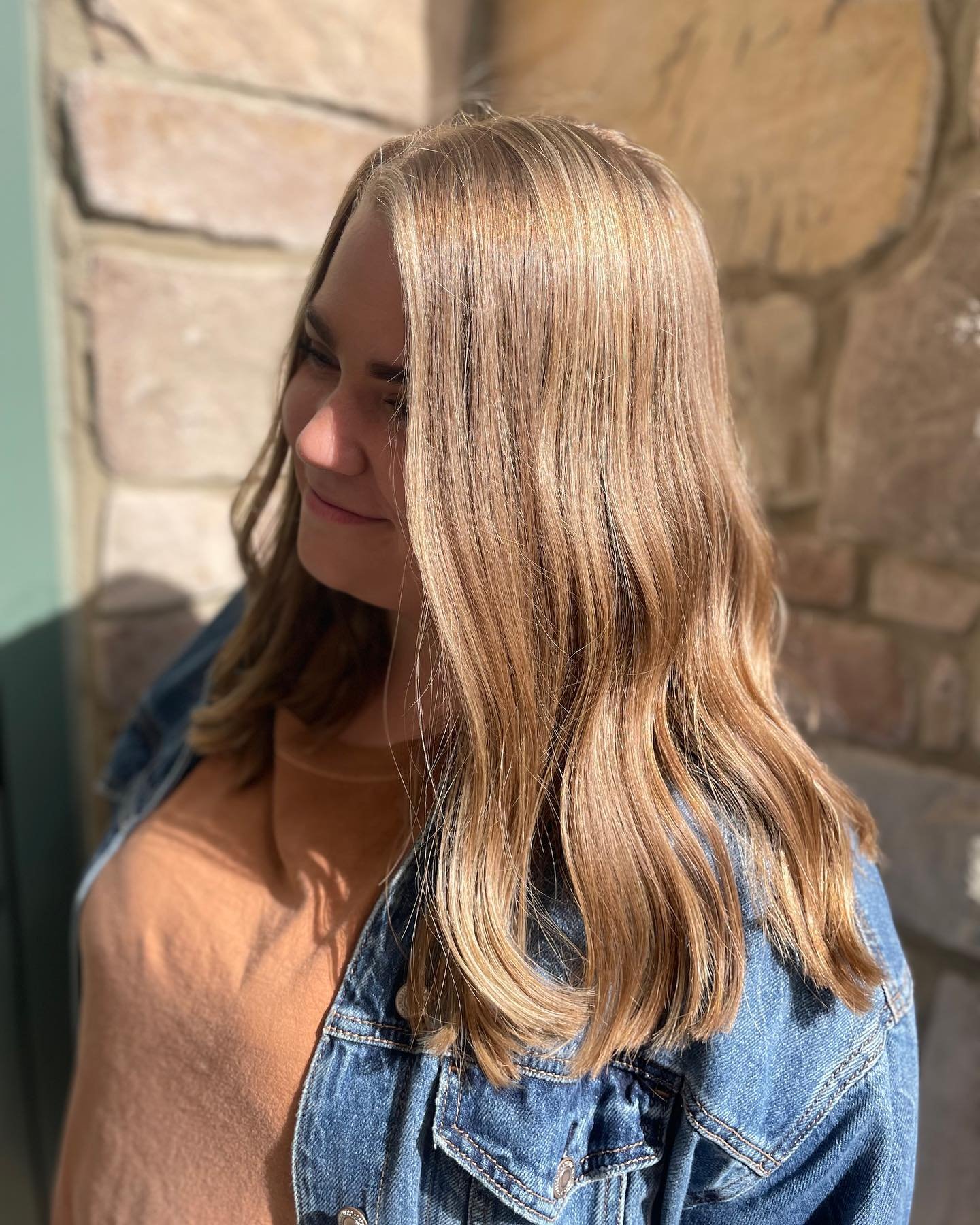 The perfect fall refresh 🍂

Thanksgiving is 2 weeks away! Sharing this before and after by Kelly for some fall blonde inspo.

Media, Pa &bull; Van Gogh Salon &bull; Fall blonde