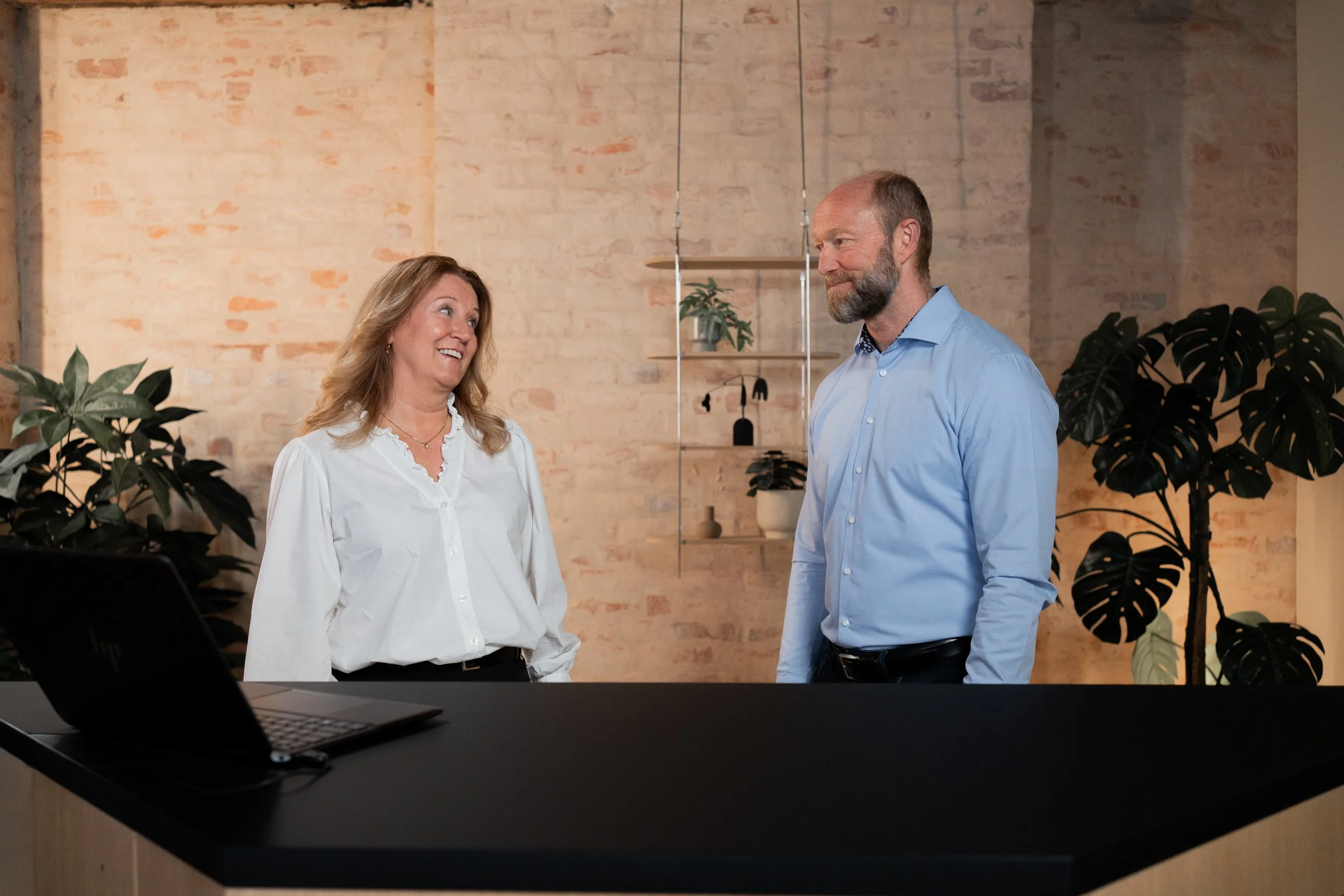 Slik lykkes CFO-er med AI – uten å drukne i hypen