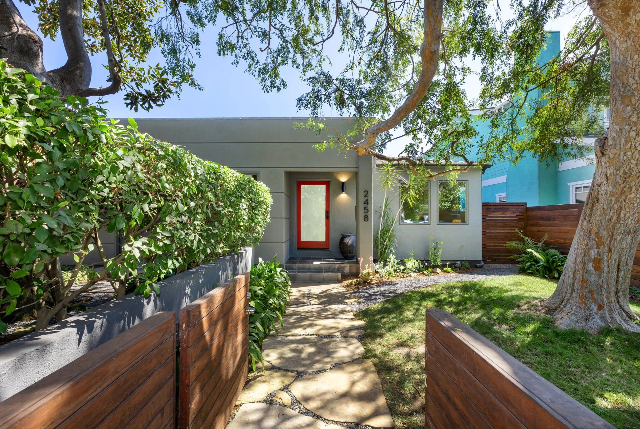 2458WalnutAve-03.JPG