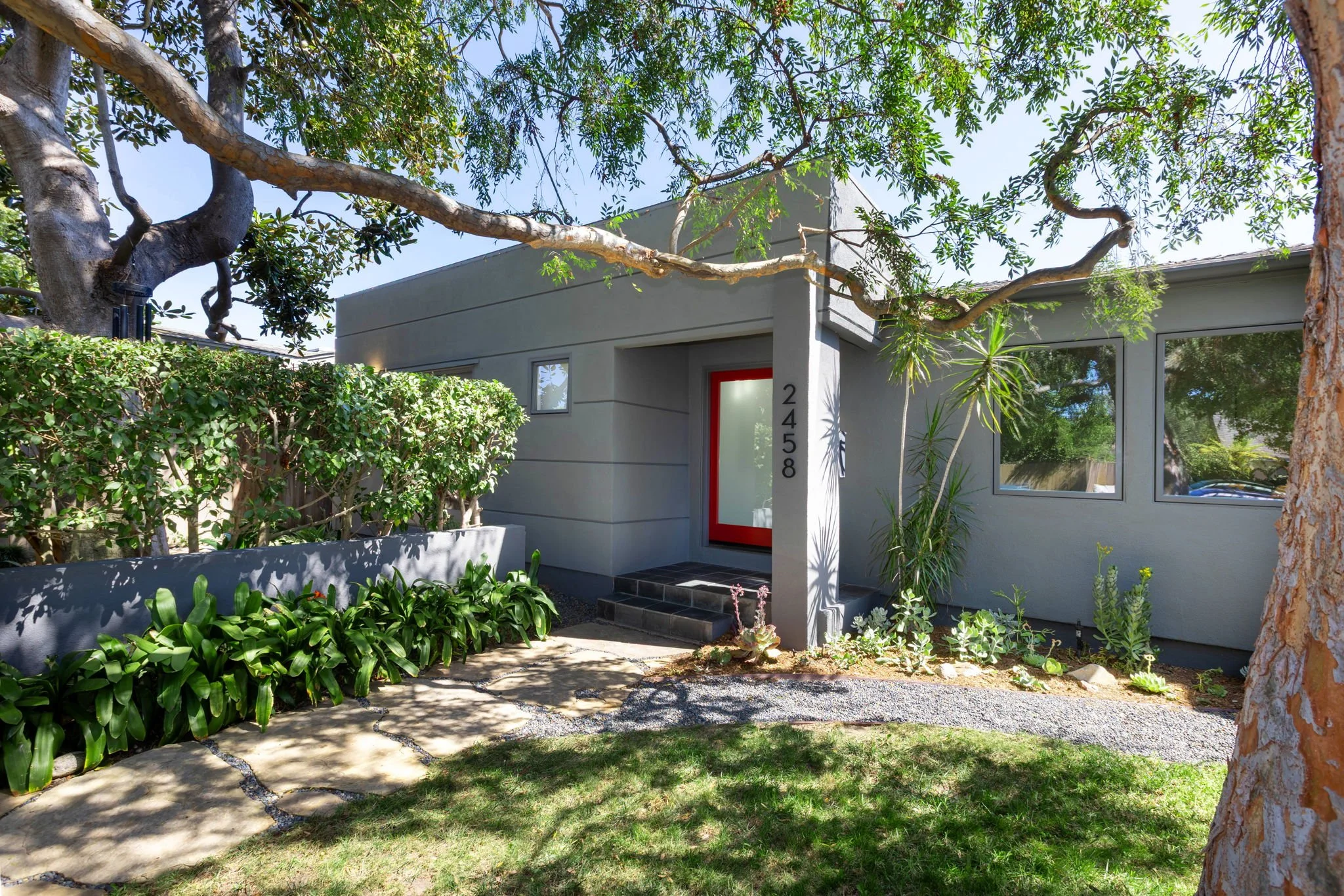 2458WalnutAve-04.JPG