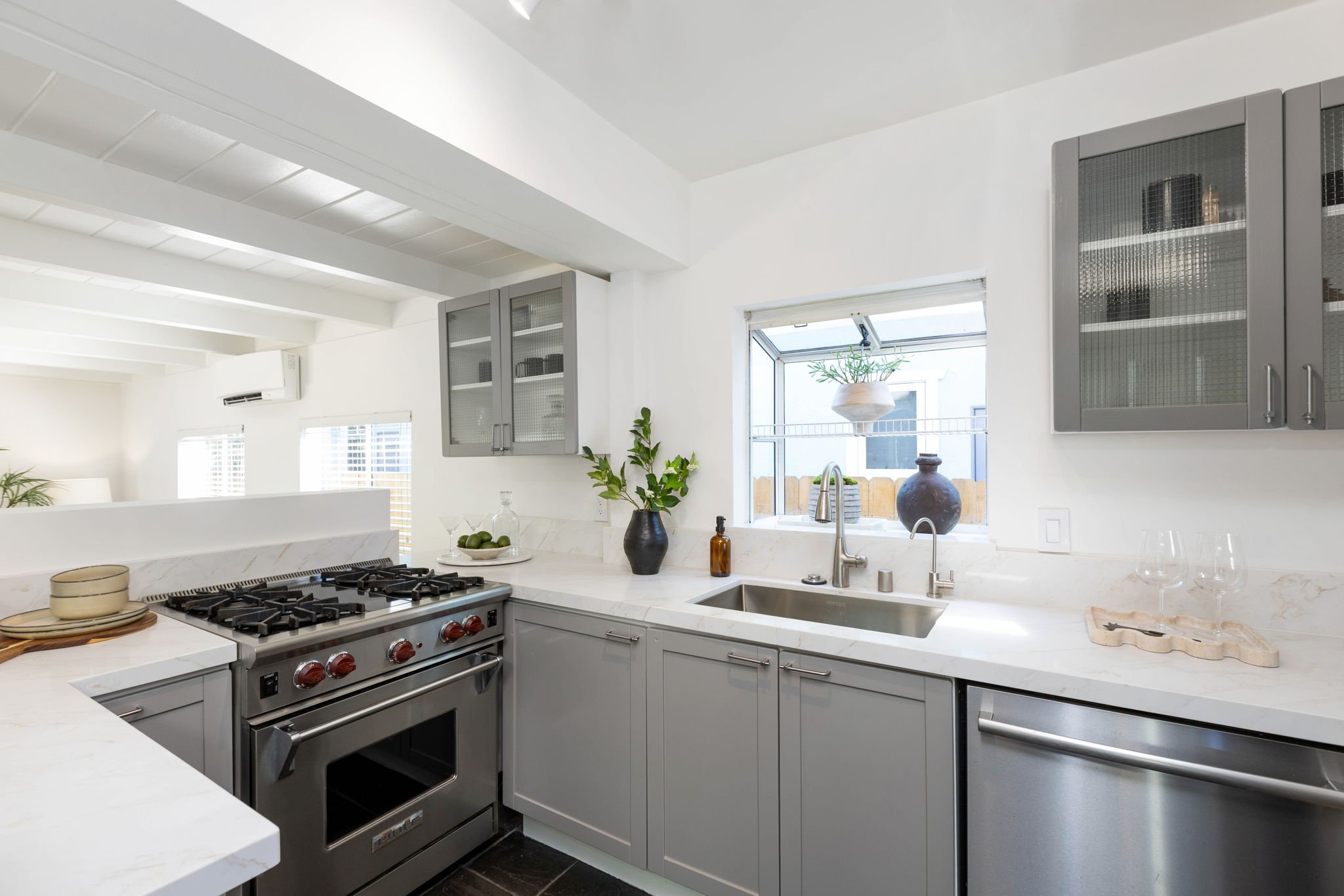 2458WalnutAve-09.JPG