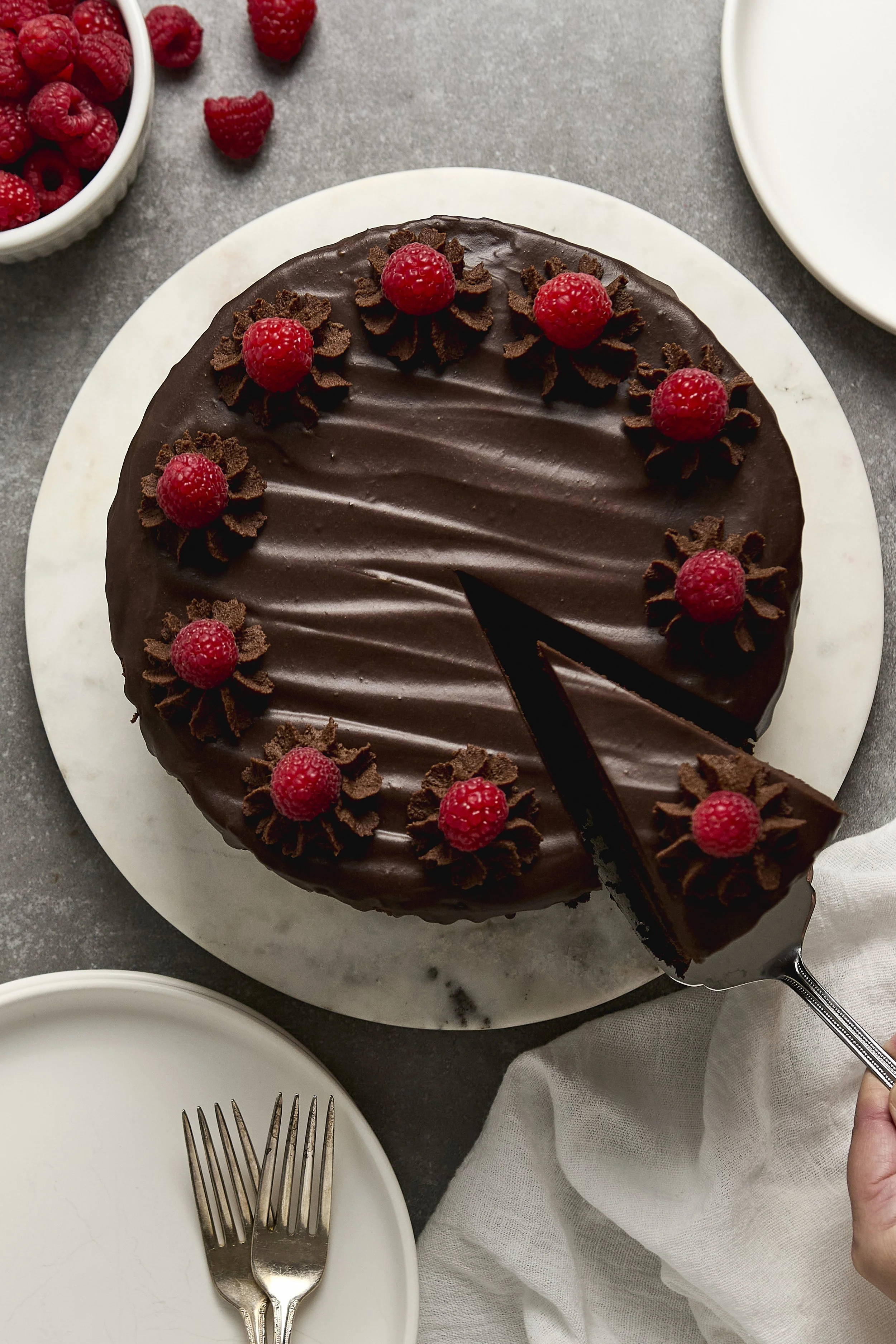 Chocolate Ganache Cake 26.jpg