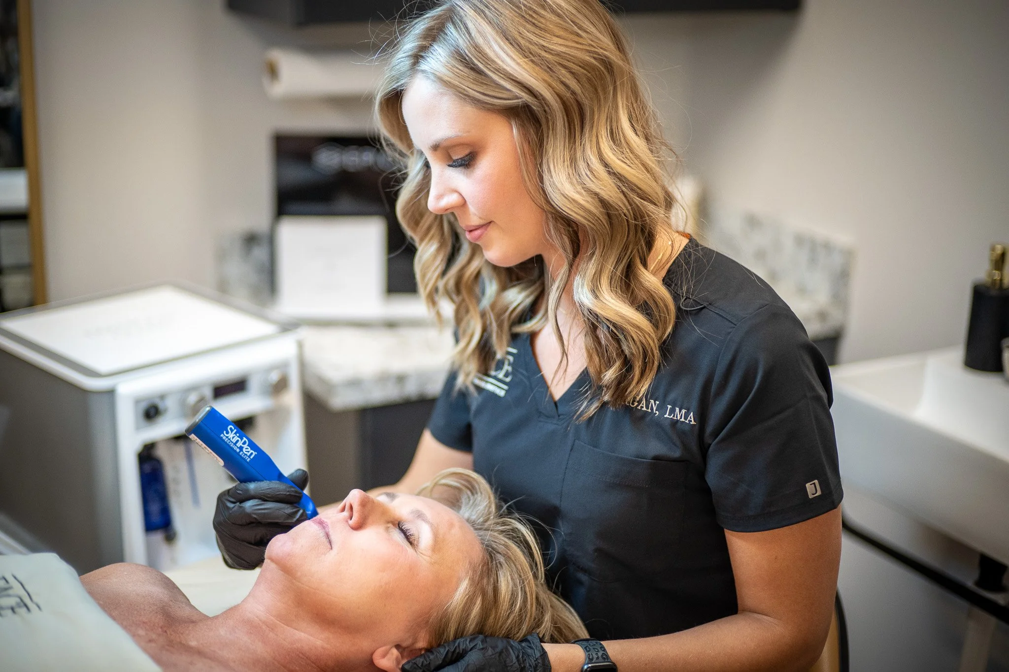 Diamond Glow®: The Ultimate Solution for Dry Colorado Winter Skin