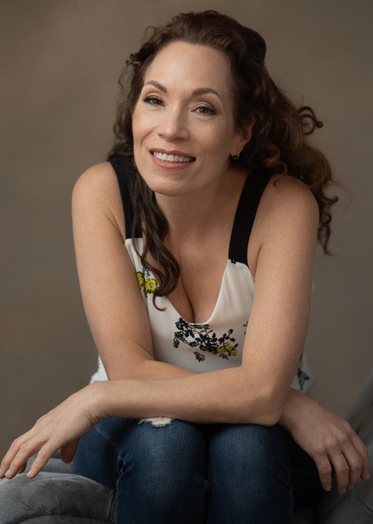 AmyAltKellner-Artist-Smiling.jpg