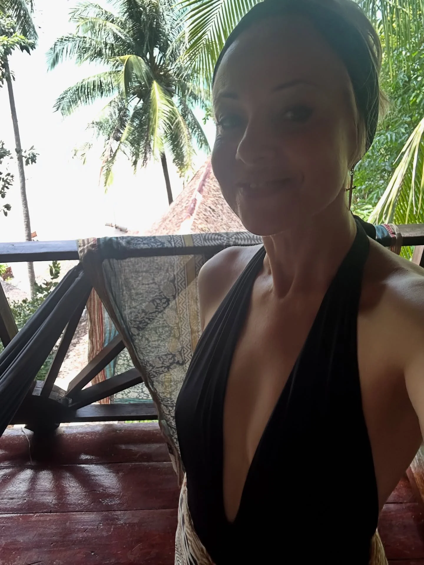 3 weeks in Thailand this summer has totally sorted me out. A 9.5-day Detox Fast, twice-daily yoga and meditation, sound baths, ecstatic dance, mantra chanting and so much soul-aligned socializing with old and new friends from all over the world, has 