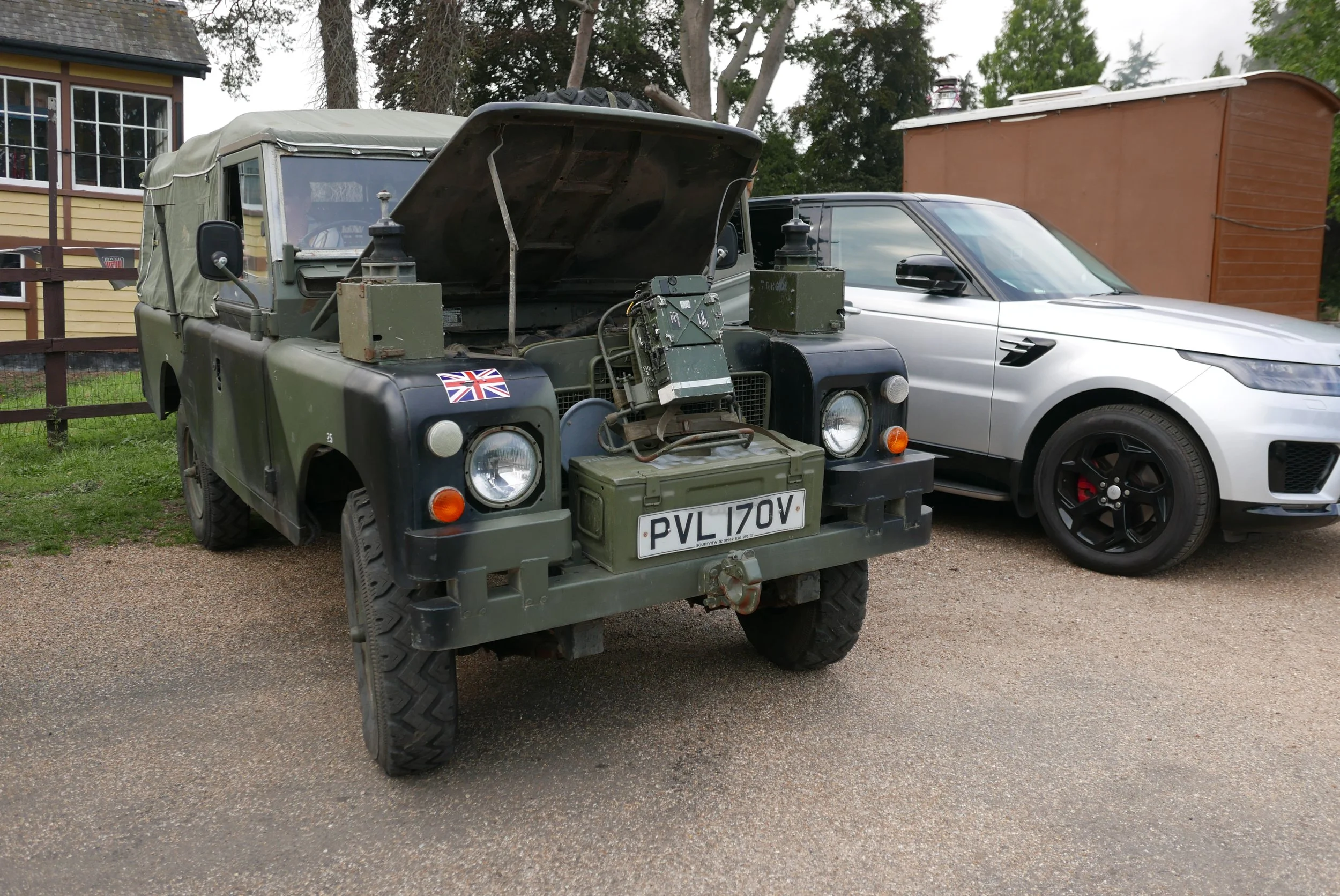 1980 2200 Landrover - PVL 170V