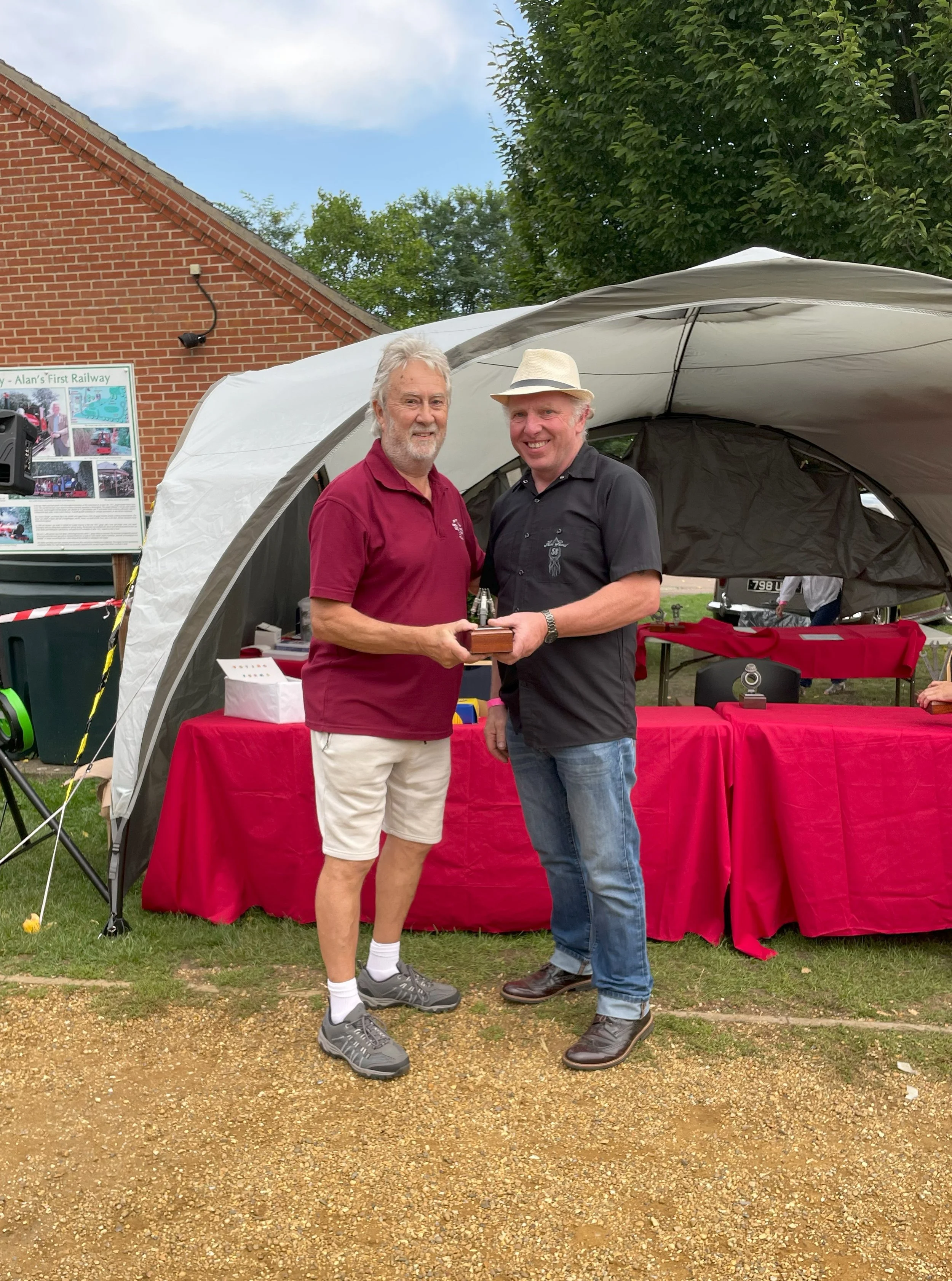 Large Modern Rover Winner - Gary Reeves