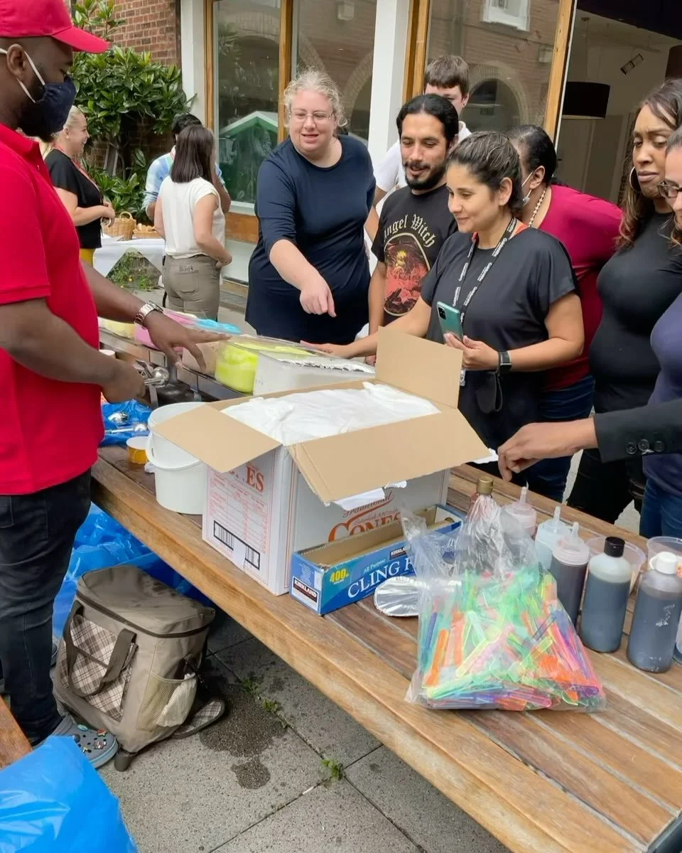 Quick flashback of being the Icecream man @goldsmithsuol i was feeling cool when I got the dry ice 🧊🧊 to keep the icecream cold 🍦🍦peep the dripping 💧😅 don&rsquo;t know how I made it happen but I did. Safe to say they loved it. #HustlersJourney 