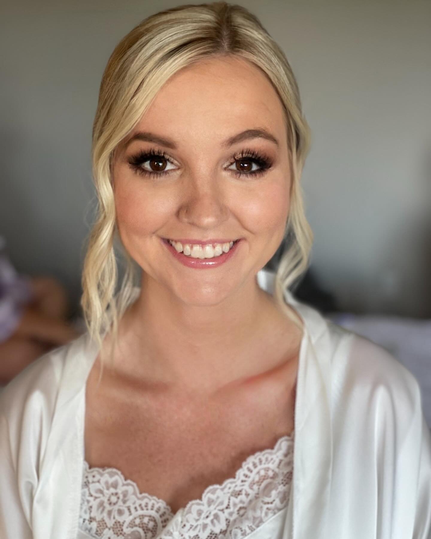 This weekend was extra special. I got the opportunity to glam up, Allie, as she married my cousin. Being a part of the wedding morning will always be such a great memory! 🥹