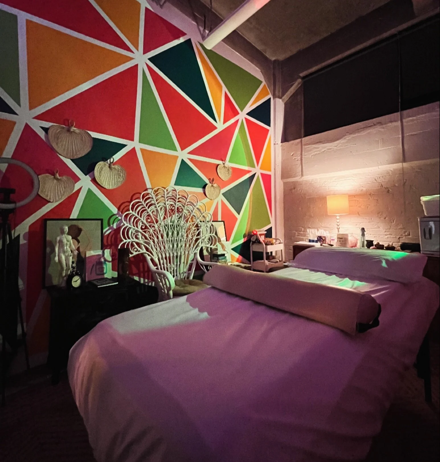 I LOVE my clinic. I LOVE being there. I love treating there. Trust me, a practitioner who LOVES their space and imbues their space with their personality and love makes a difference in your treatment. So many of my clients dont believe me til they co