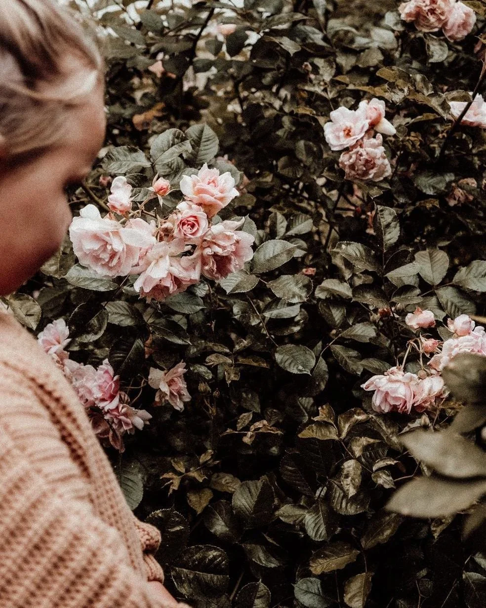 Fresh blooms, straight from our flower farm 🌸✨ Fall colors are here&mdash;come pick up your locally grown Kelowna bouquet today!

#kelakegardencentre #kelowna #okanaganflowers #shoplocalokanagan #flowerfarm #bouquetlove #farmtotable #kelownalife #se