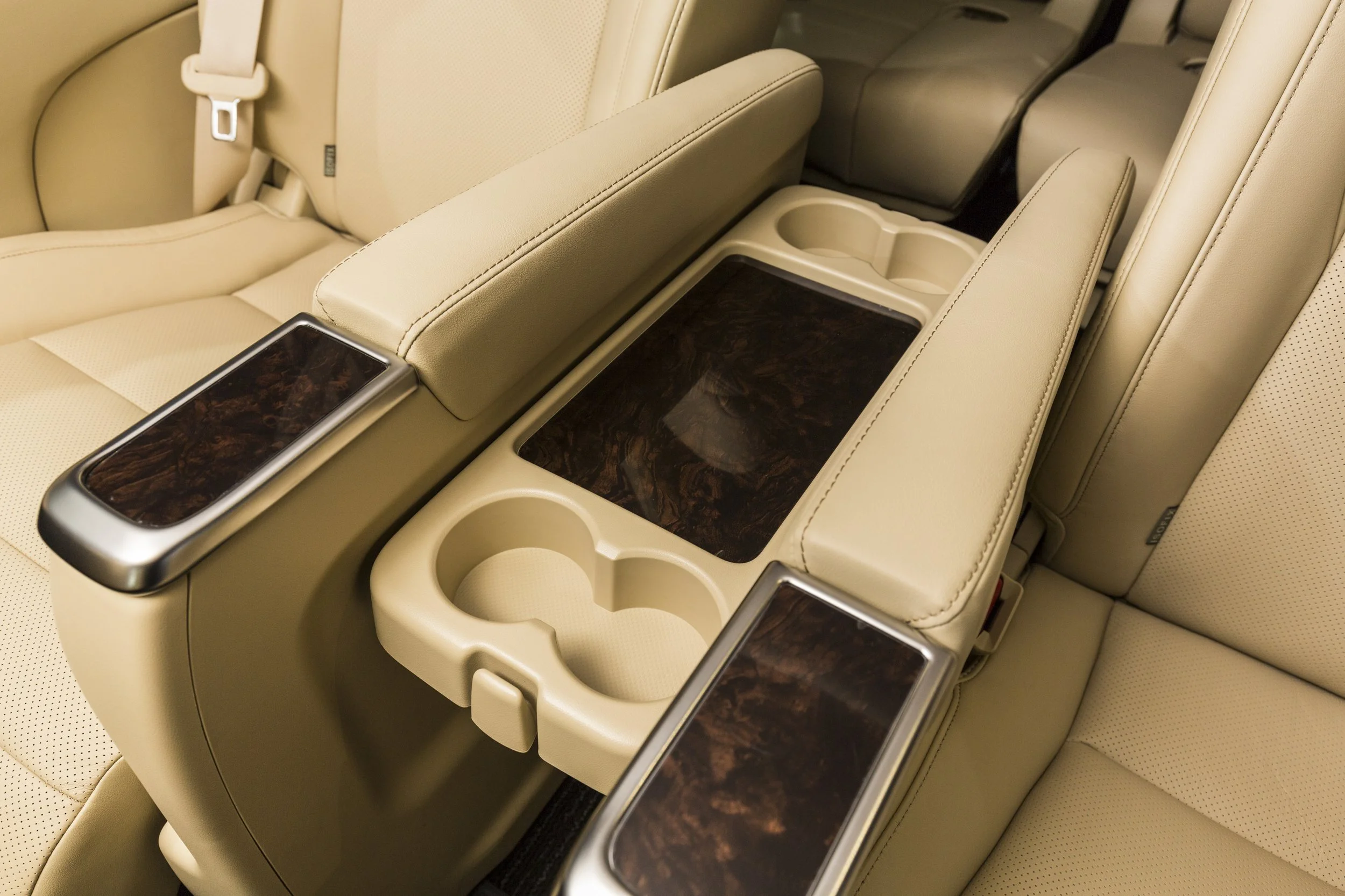 Toyota-Alphard7844(FIX).jpg