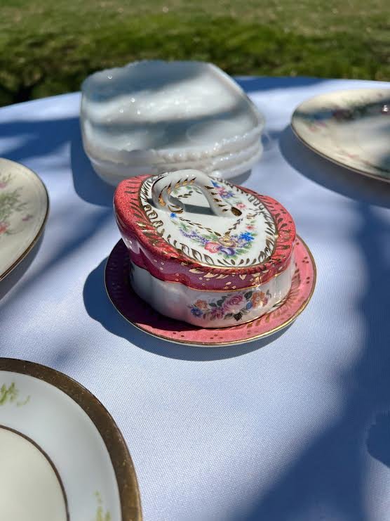 Dahlia Butter Dish with lid