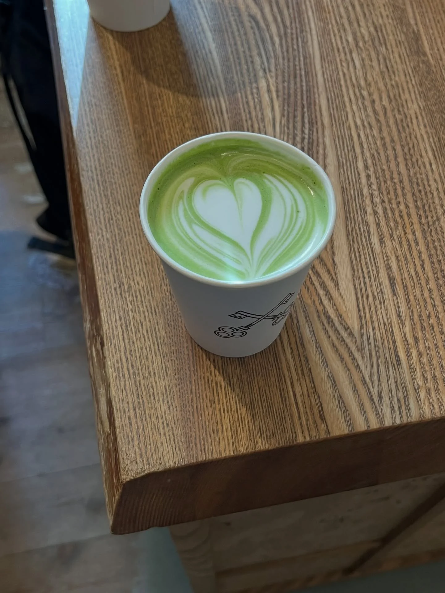 Bye bye 2025 👋🏻

01 🍵 Noch im 9-5 Job und frustriert, aber der Matcha Place um die Ecke war toll ✨

02 🎂 Wer h&auml;tte gedacht, dass ein Office Cake, den ich f&uuml;r ein Corporate Company Team Event bestellt habe, mich zu meinem neuen 20 Stunde