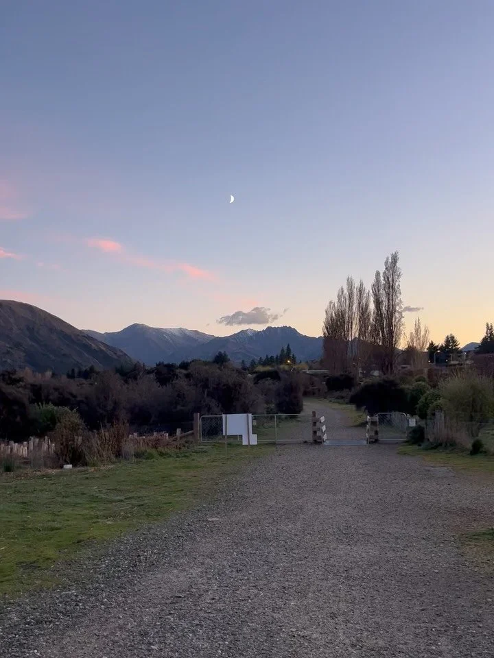 How do you kickstart your big days?
When you wake up, knowing you have a bunch of important meetings on the cards, do you choose to start it with all the things that inspire, motivate and soothe your soul?

Or do you lay there letting fear 😨 get the