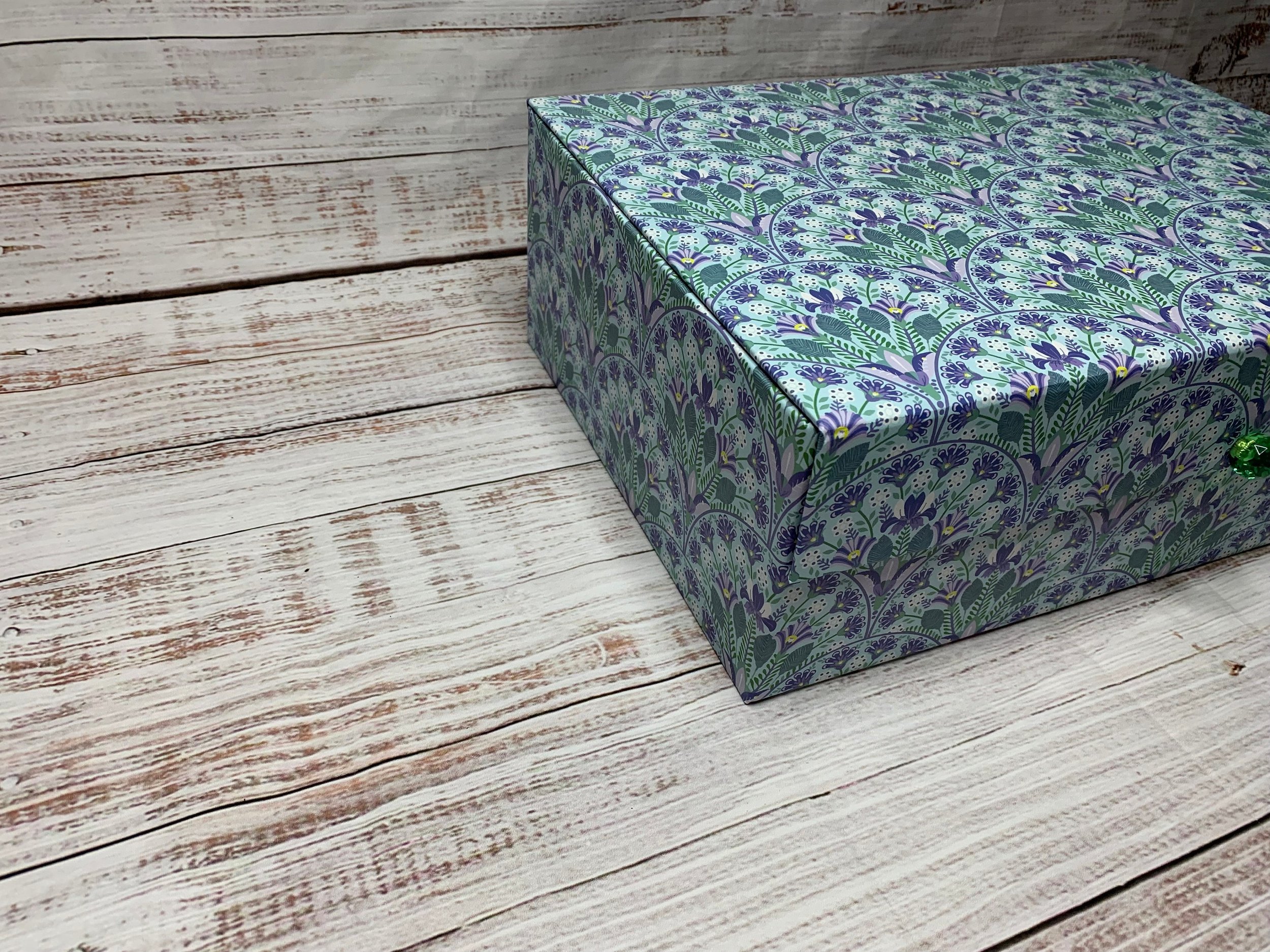 https://i.etsystatic.com/27373229/r/il/9d7fda/5629462220/il_fullxfull.5629462220_fzq8.jpg