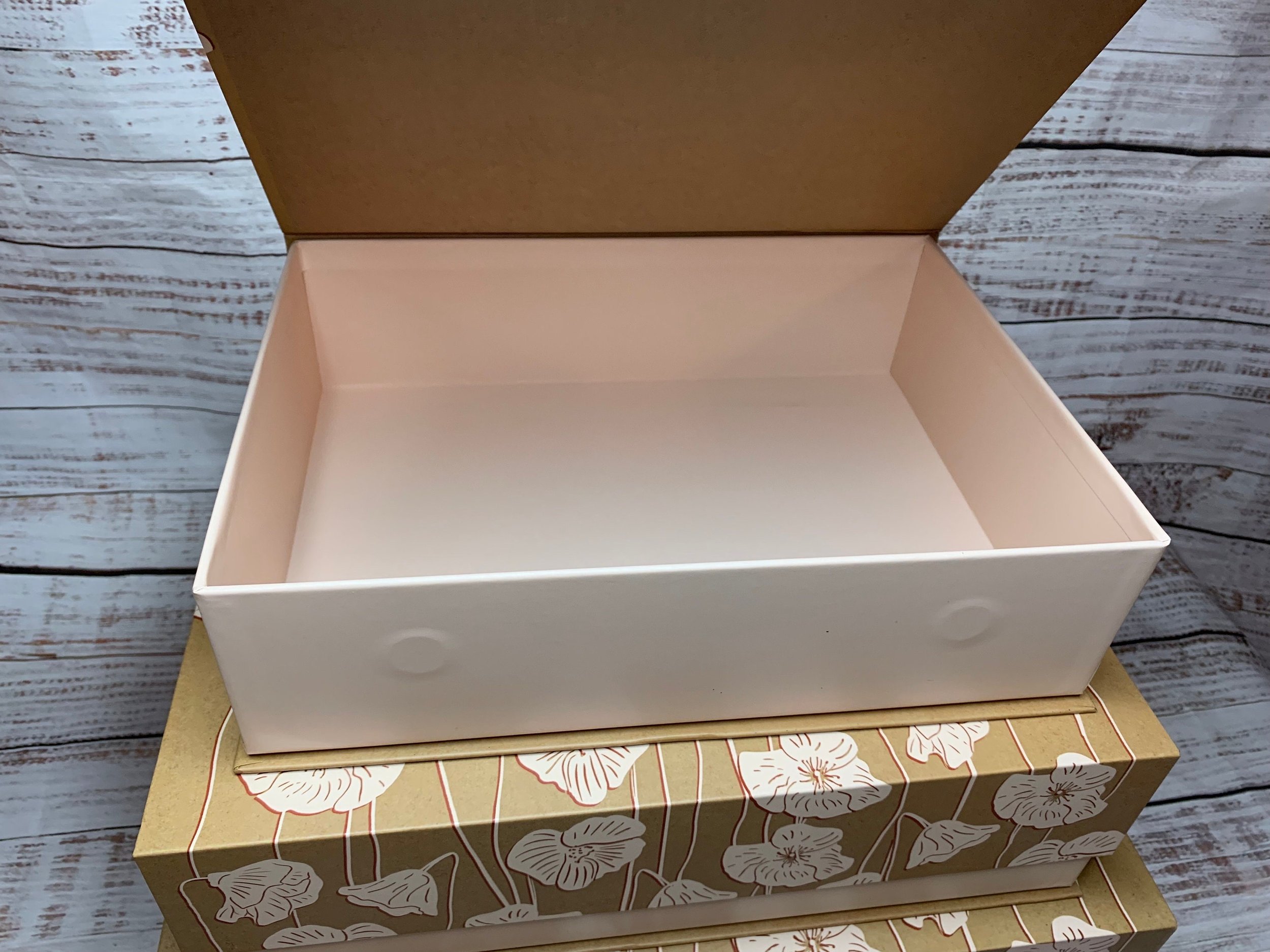 https://i.etsystatic.com/27373229/r/il/21e511/5688700497/il_fullxfull.5688700497_atkv.jpg