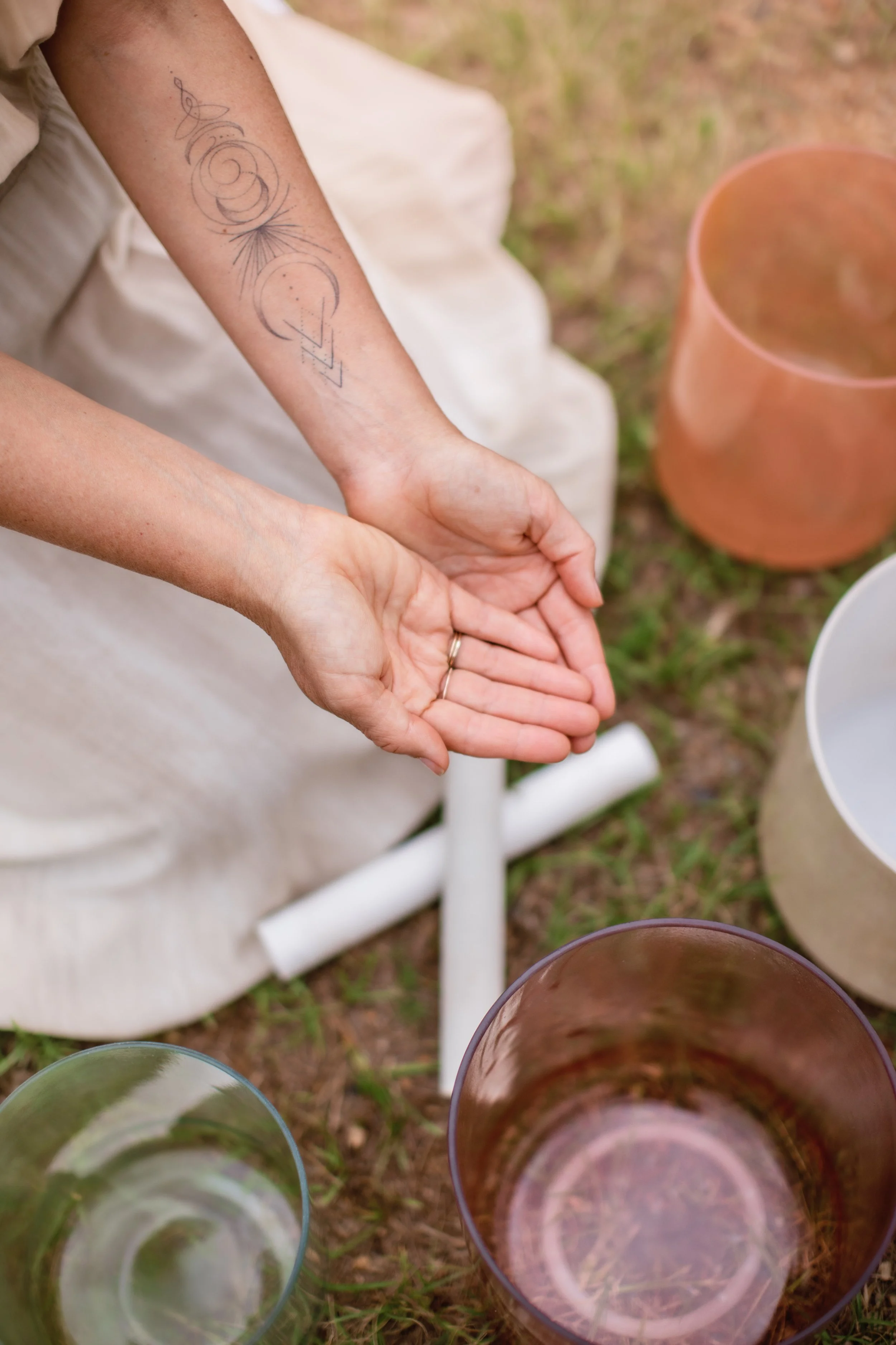soundtherapy-hands-crystalbowls.jpg